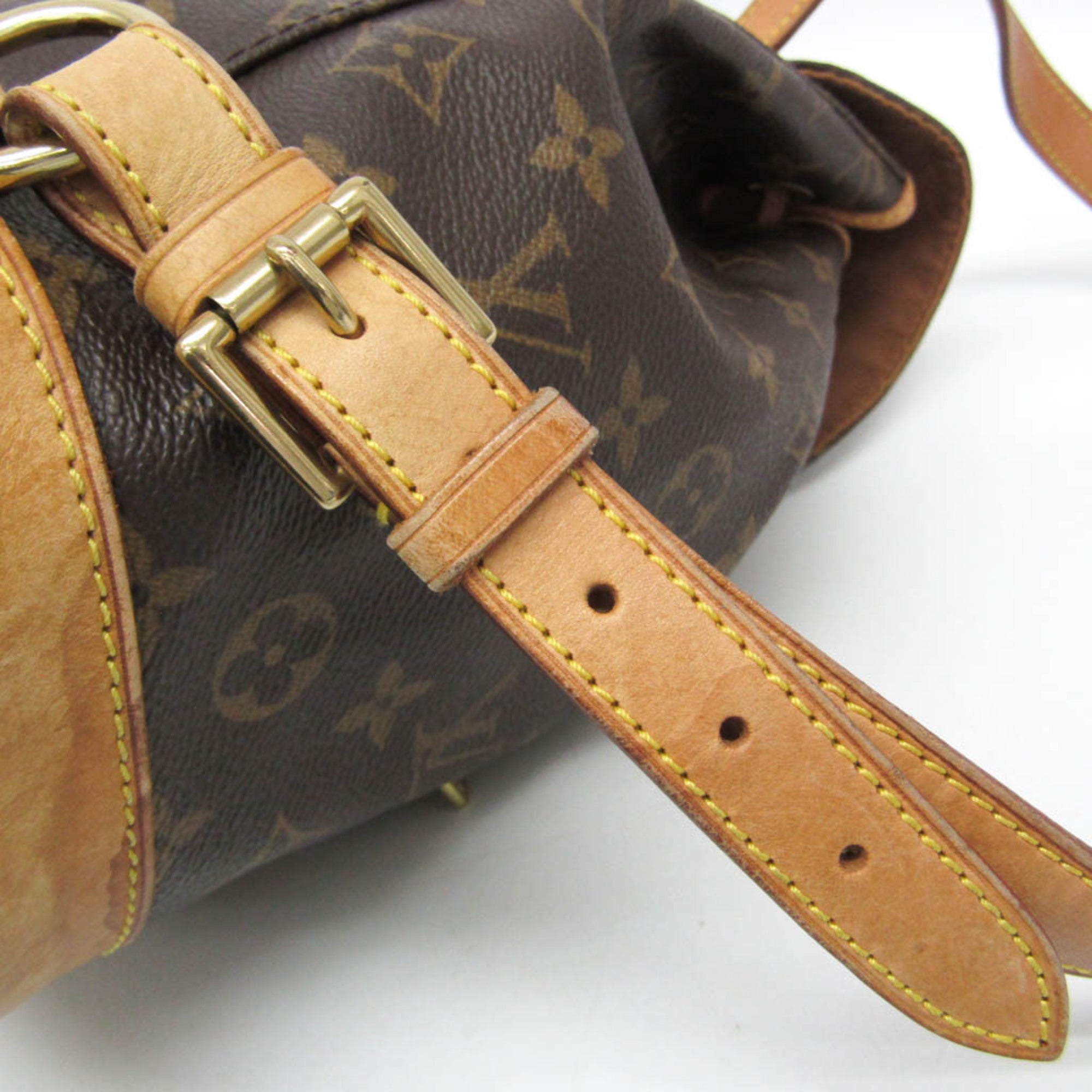Louis Vuitton Montsouris MM · Monogram