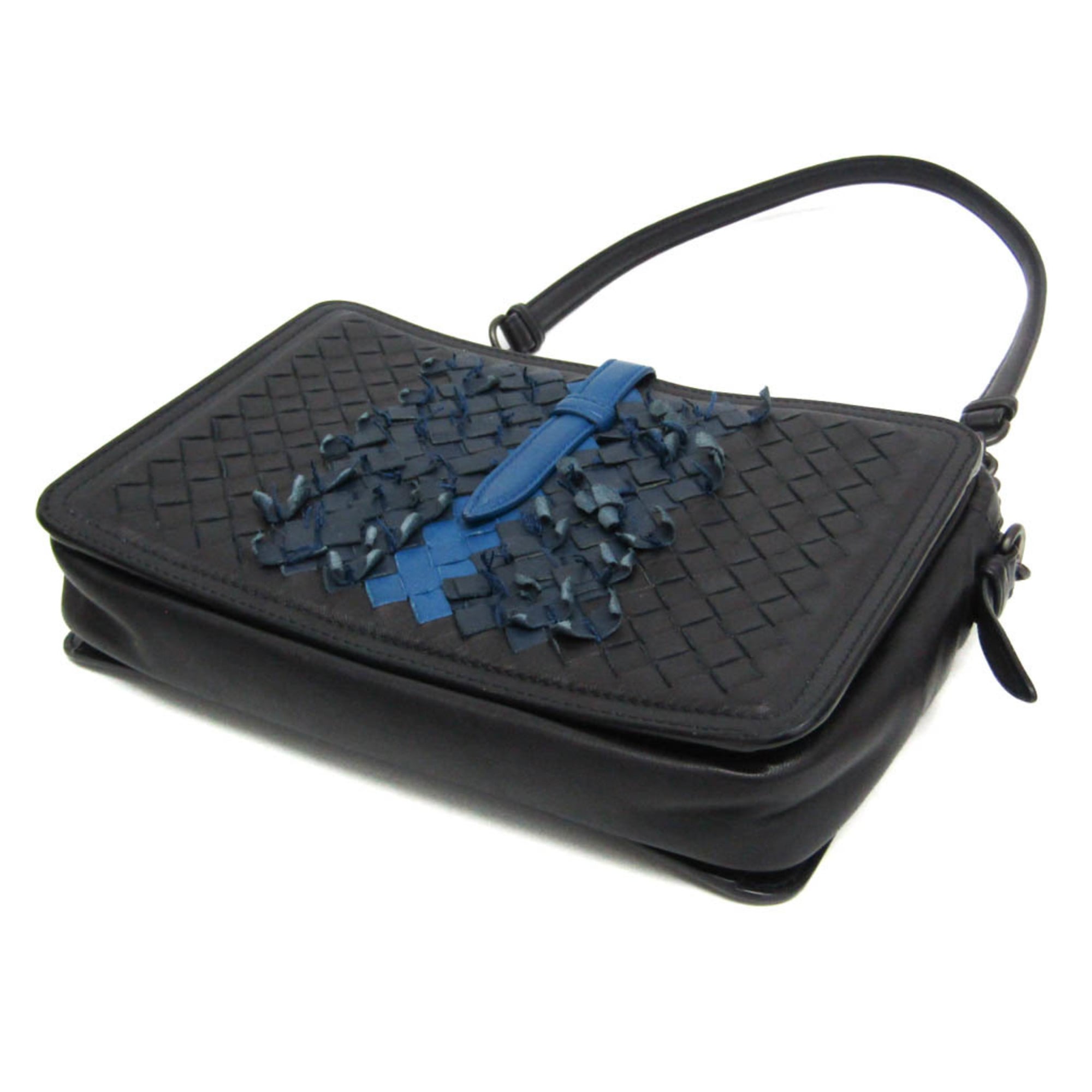 Bottega Veneta Intrecciato · Leather