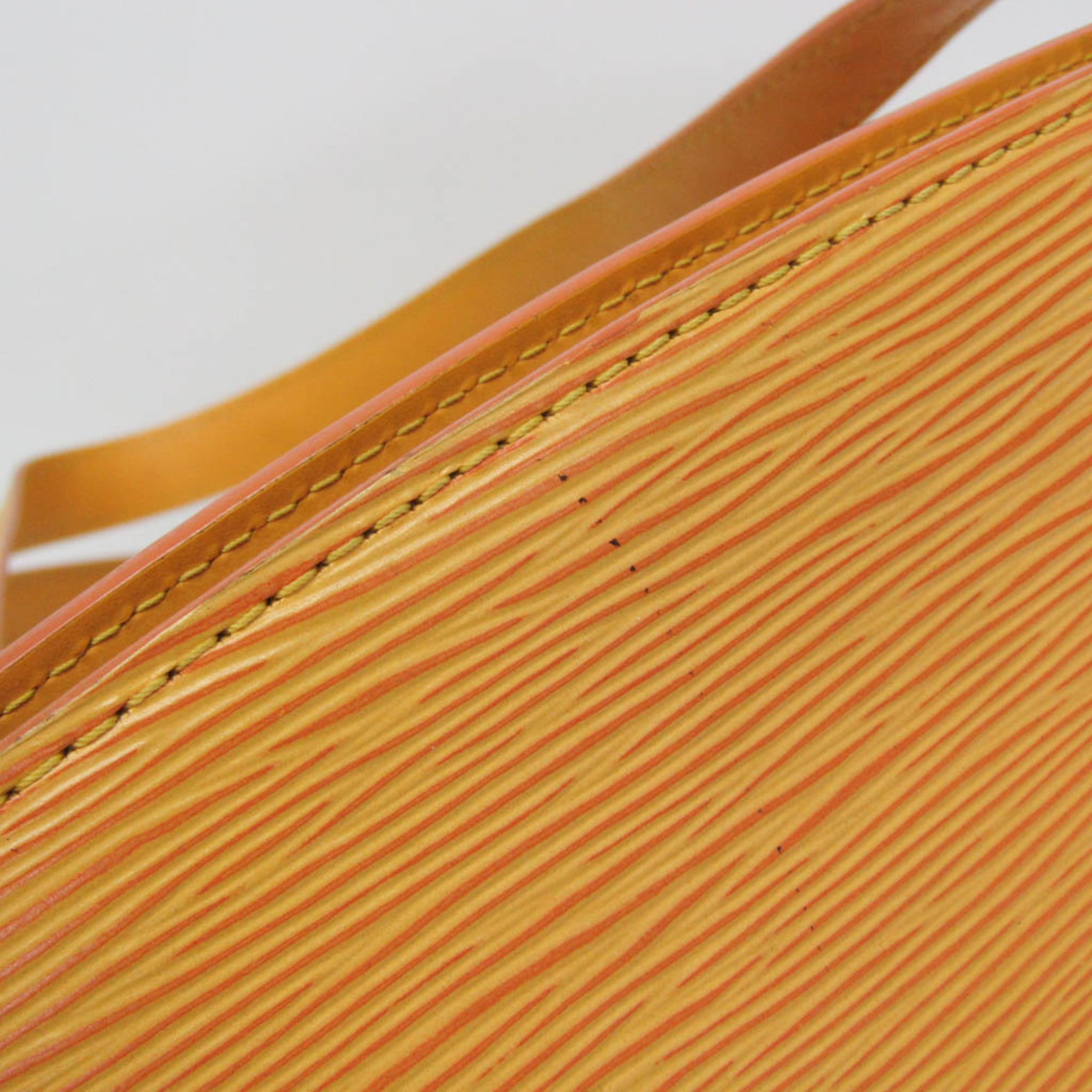 Louis Vuitton Saint-Jacques PM · Epi