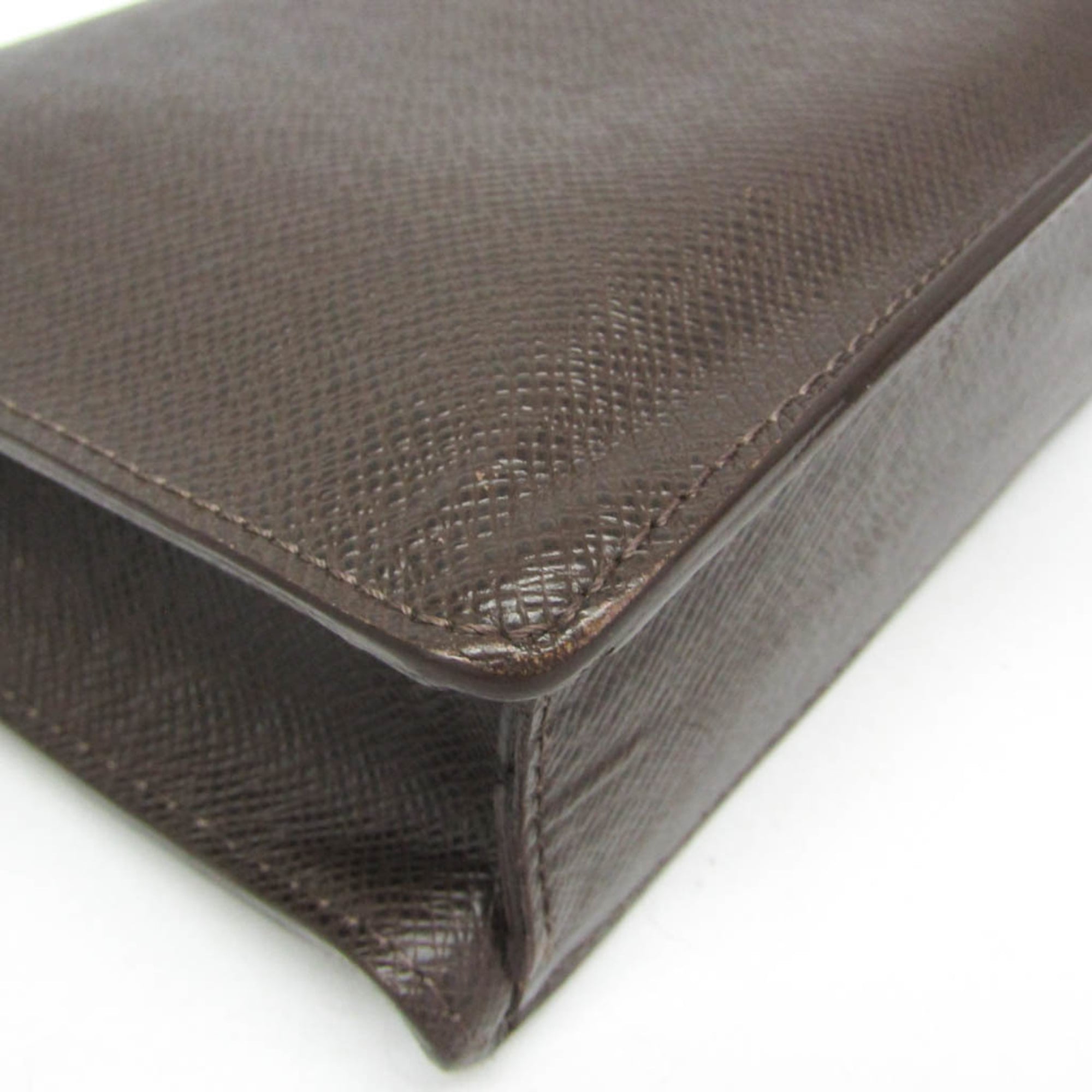 Louis Vuitton Veraia · Taiga Leather