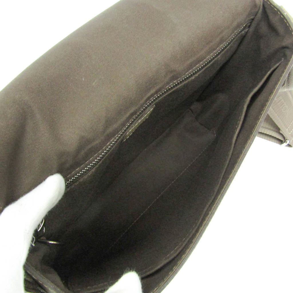 Louis Vuitton Taiga Roman PM · Shoulder Bag