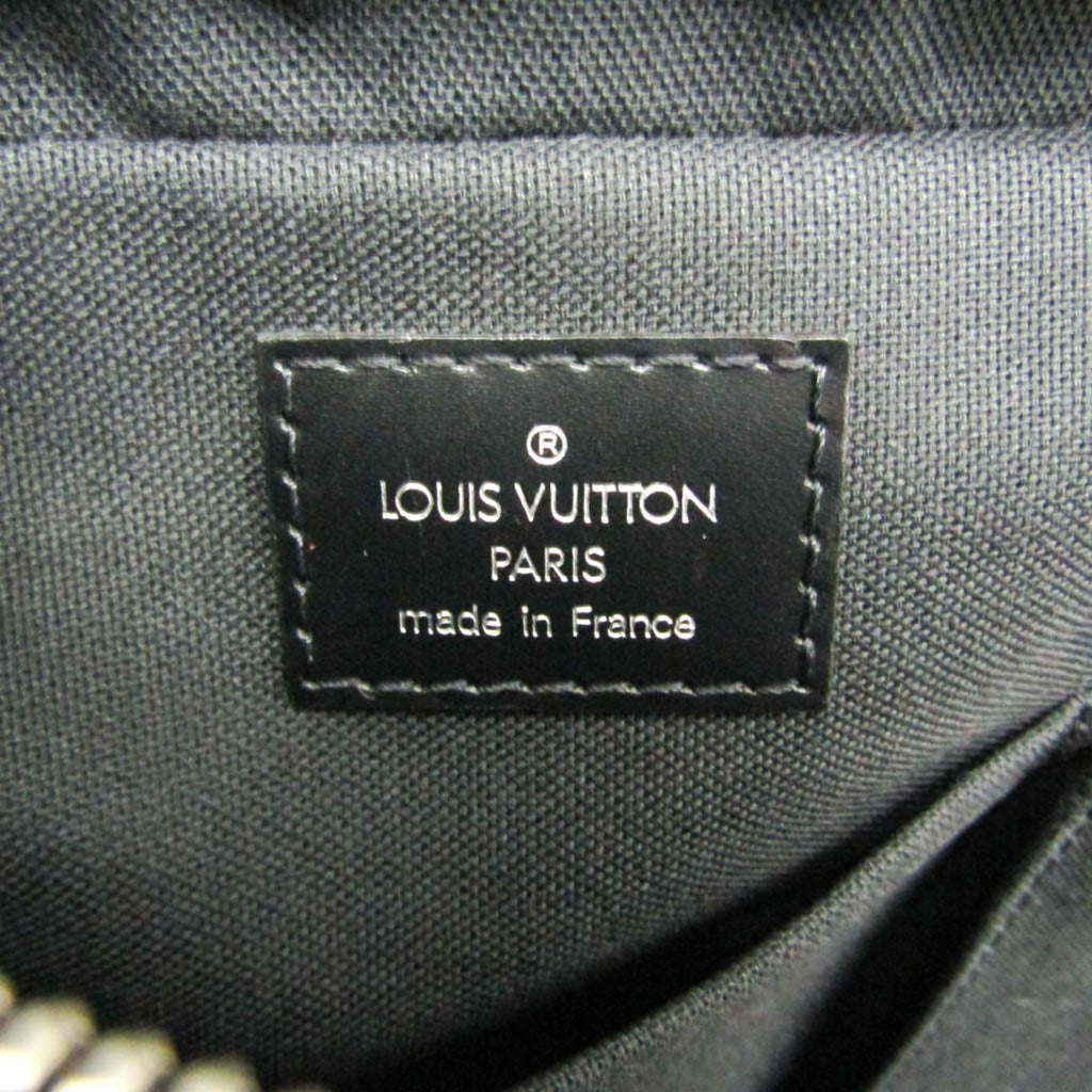 Louis Vuitton Taiga Beluga · Shoulder Bag