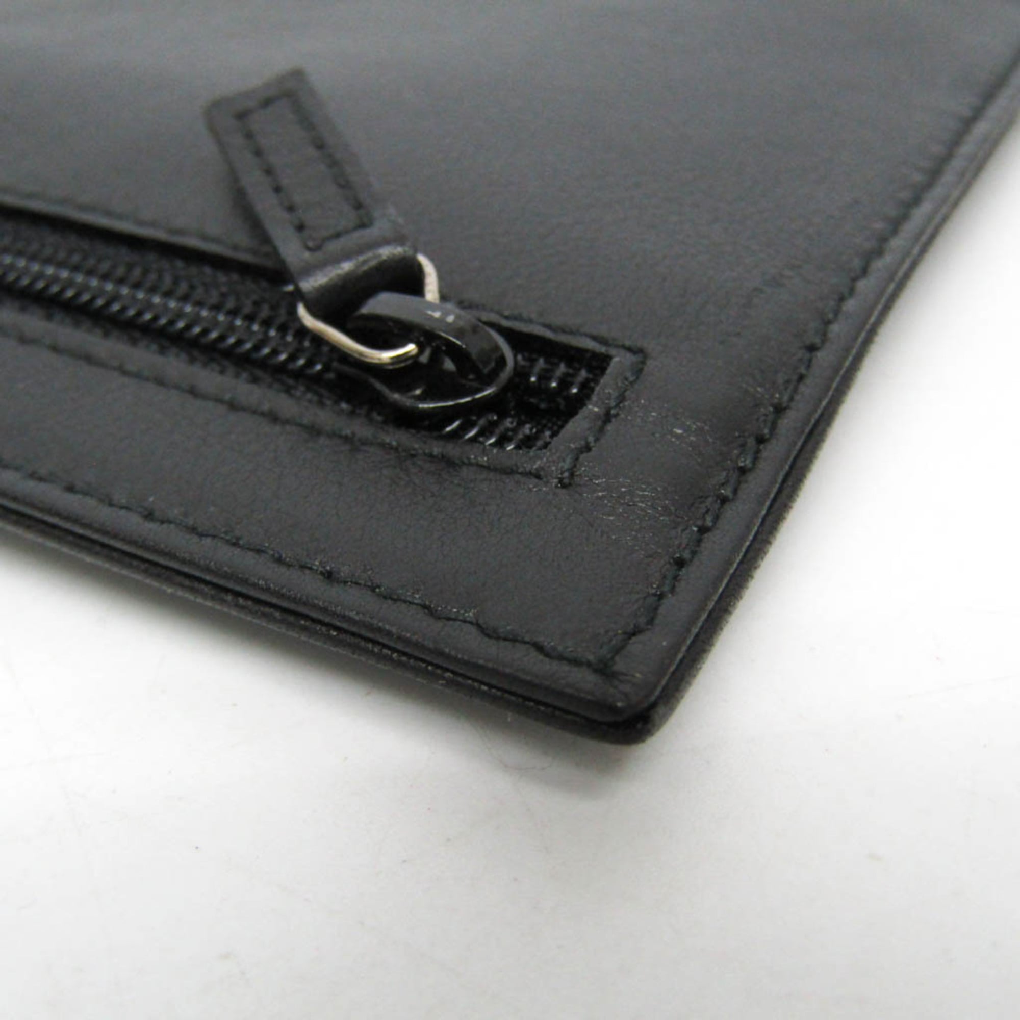 Gucci Multi-Pocket Leather Pouch