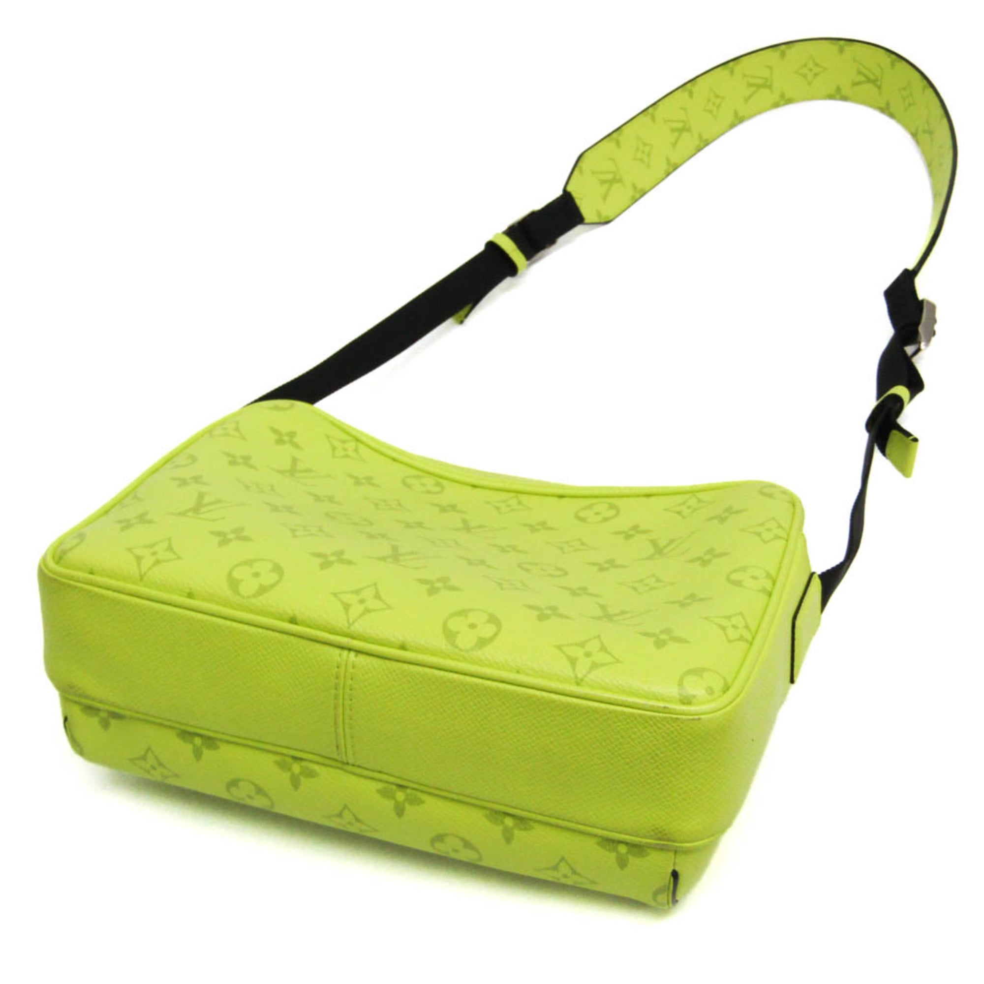 Louis Vuitton Outdoor Messenger · Taigarama