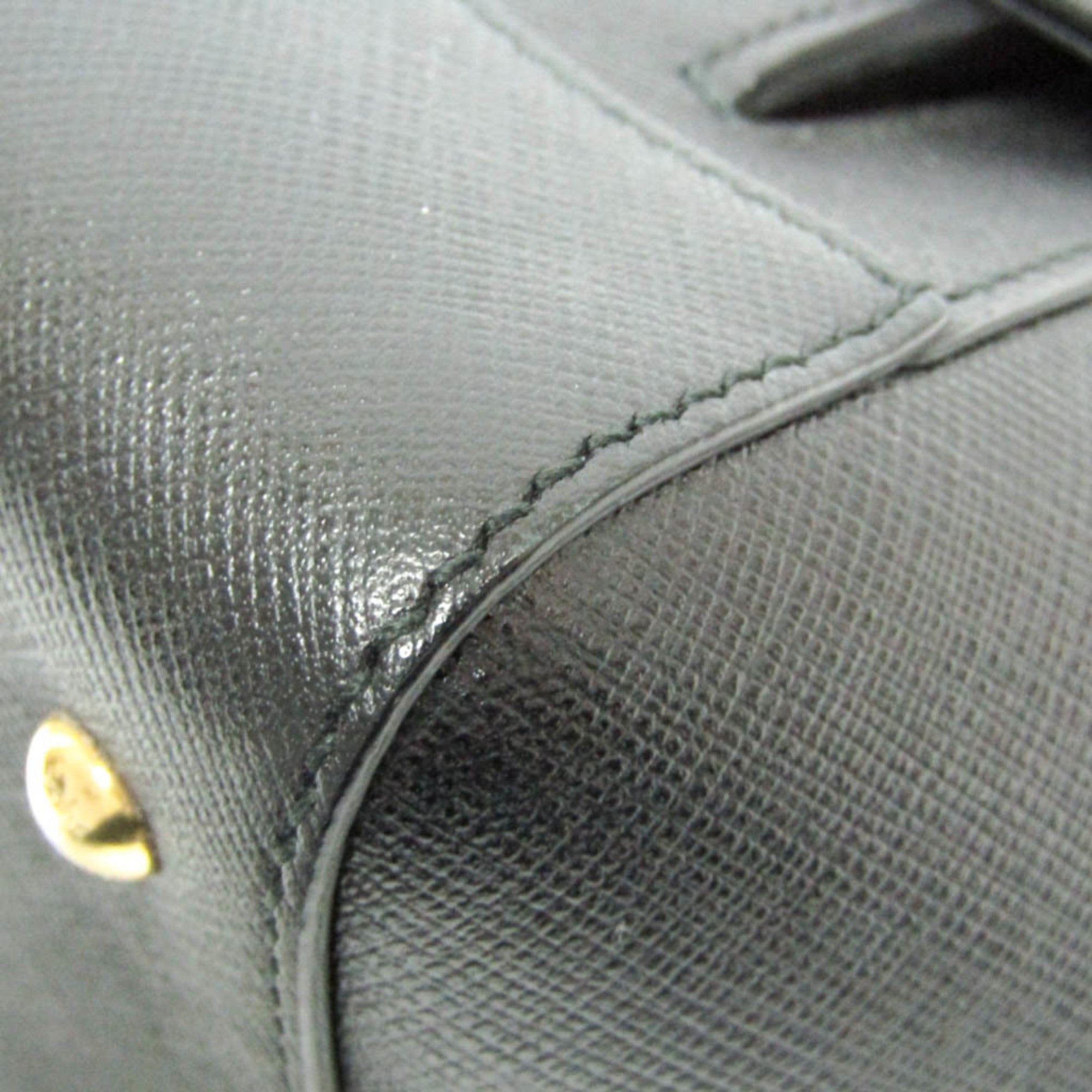 Salvatore Ferragamo Vara · Leather