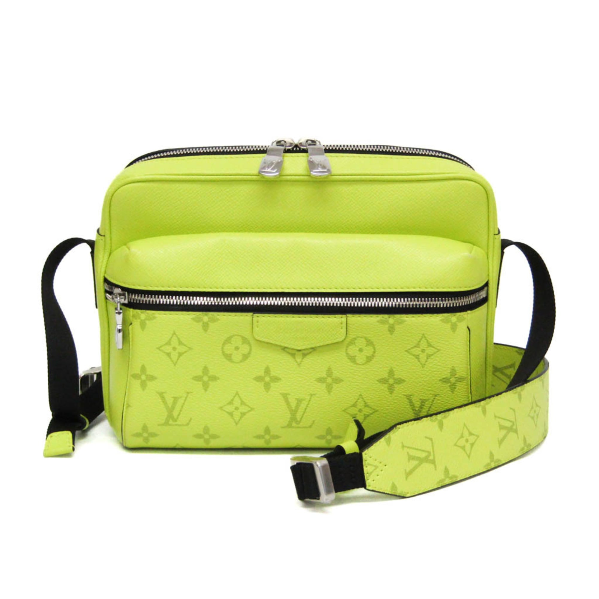 Louis Vuitton Outdoor Messenger · Taigarama