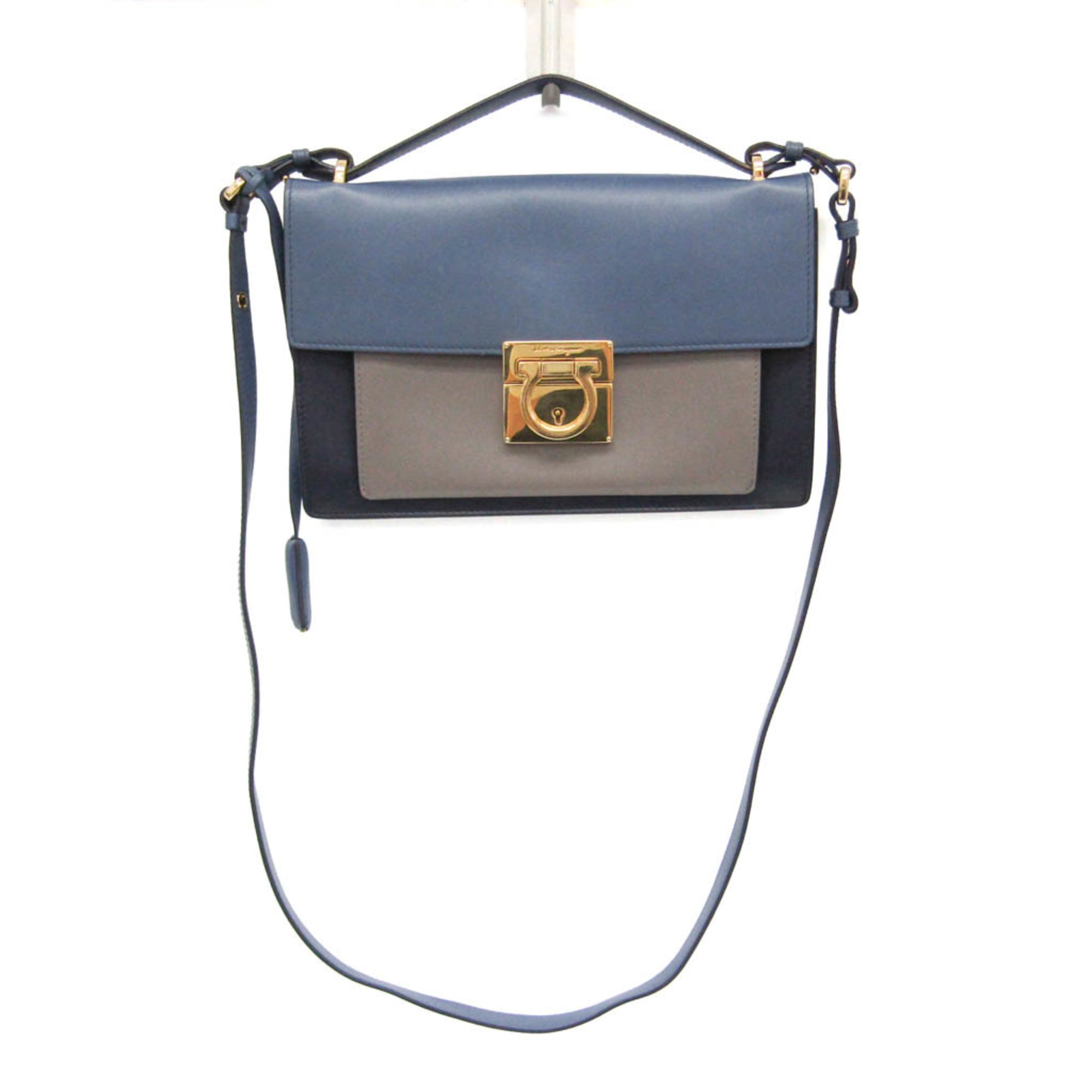 Salvatore Ferragamo Gancini · Leather