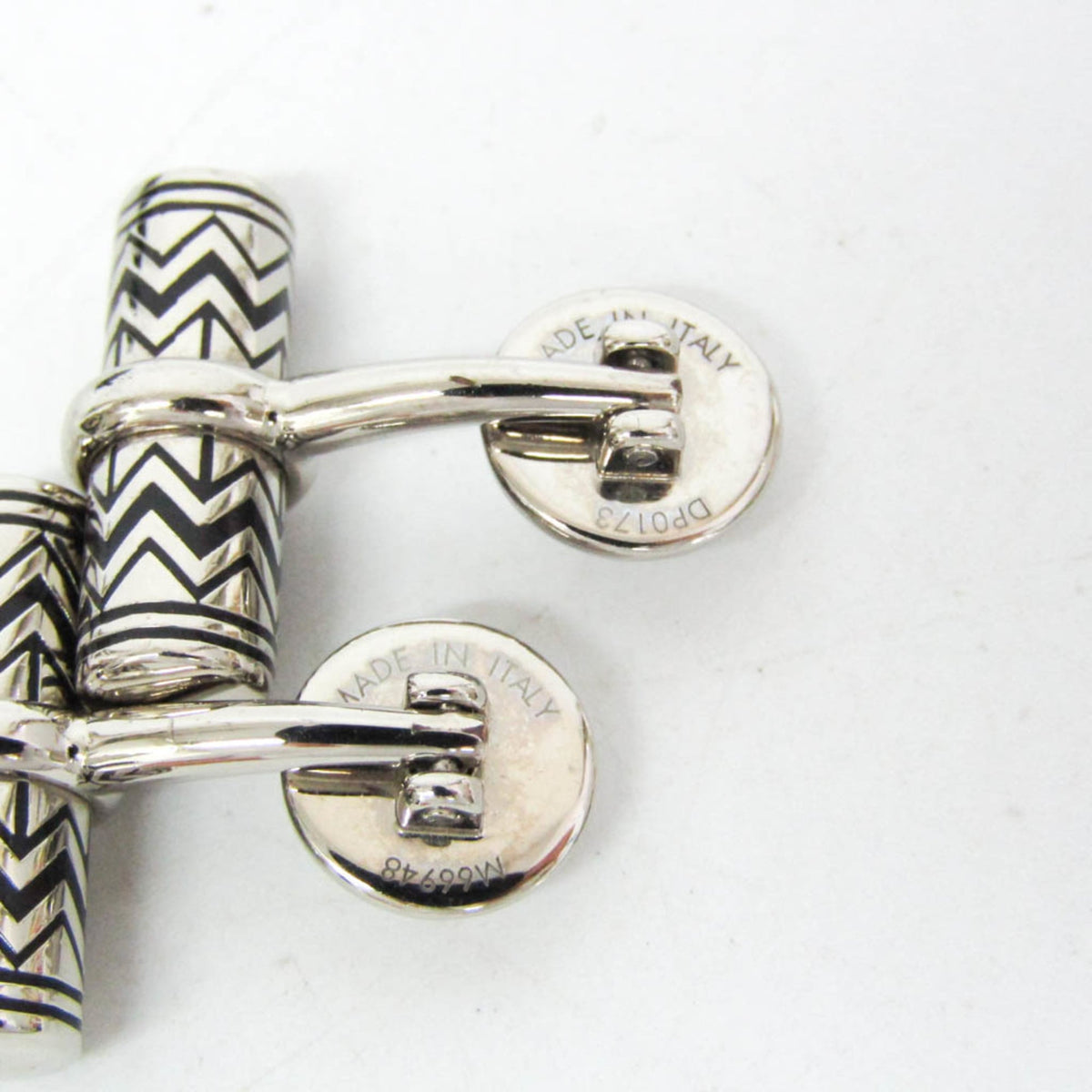 Louis Vuitton V-Karakoram · Cufflinks