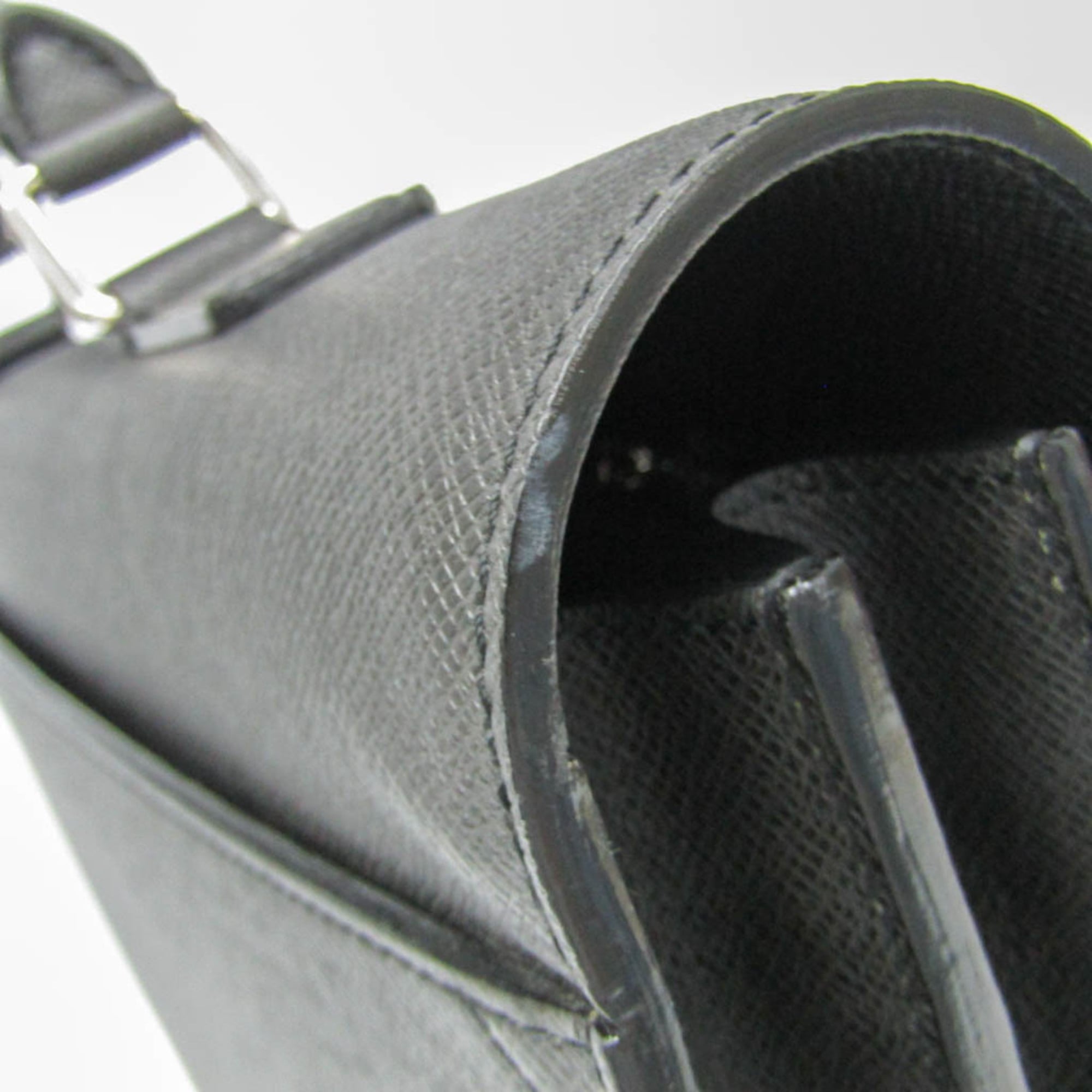 Louis Vuitton Neo Robusto 2 · Taiga