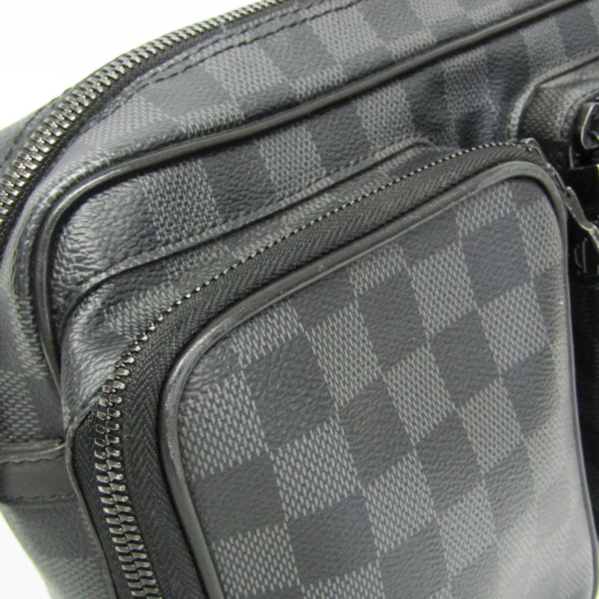 Louis Vuitton Utility Messenger · Damier Graphite