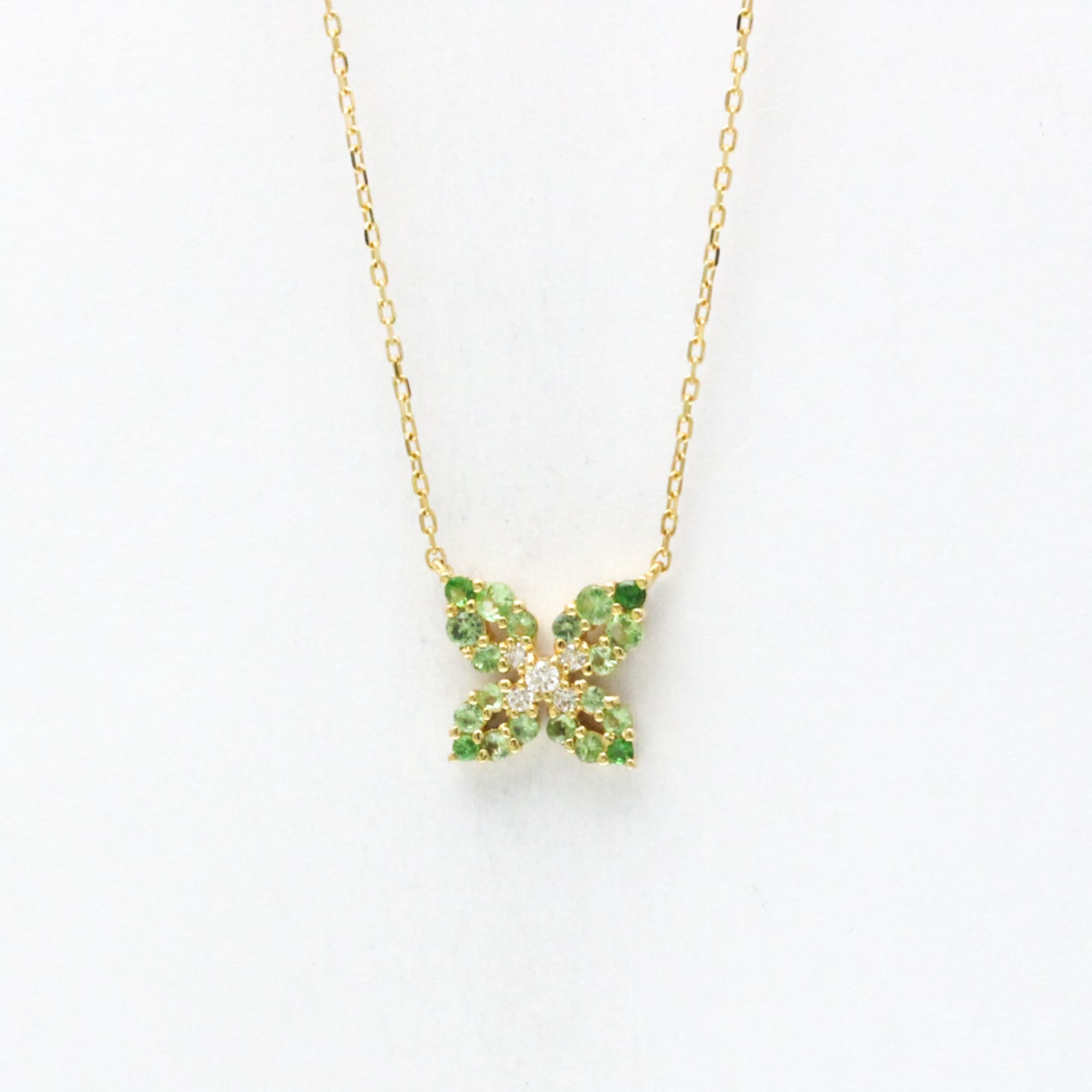 Vendome Aoyama Butterfly · 18K Yellow Gold