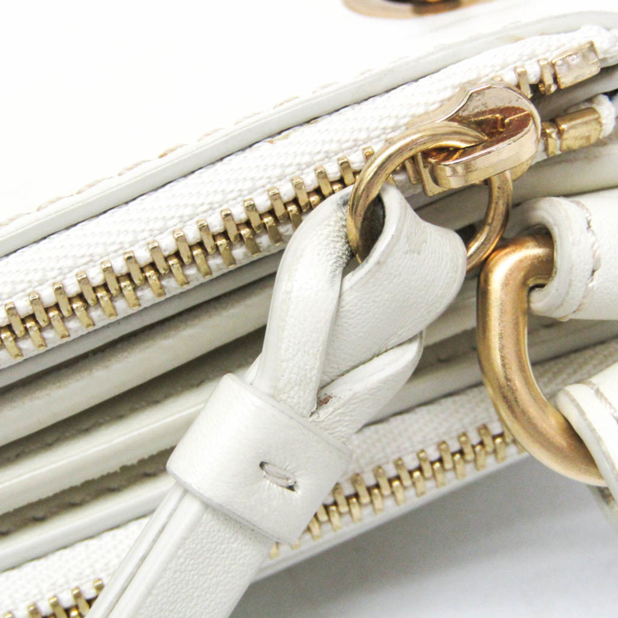 Chloé Roy · Leather & Suede