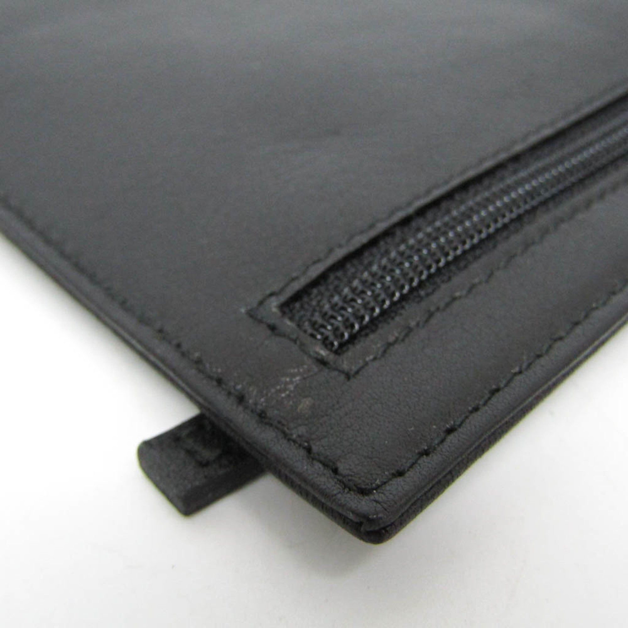 Gucci Multi-Pocket Leather Pouch