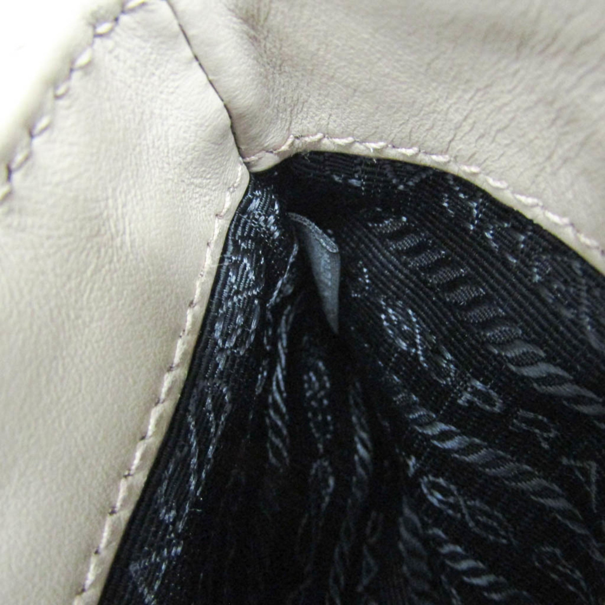 Prada Saffiano · Chain Shoulder