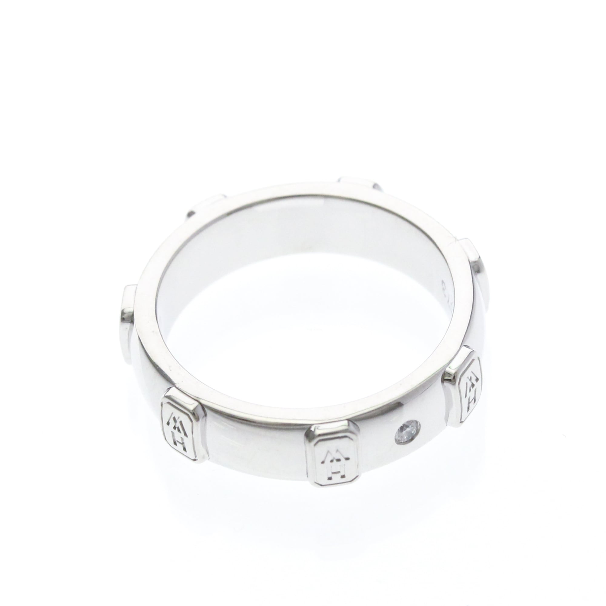 Harry Winston HW Logo · 18K White Gold