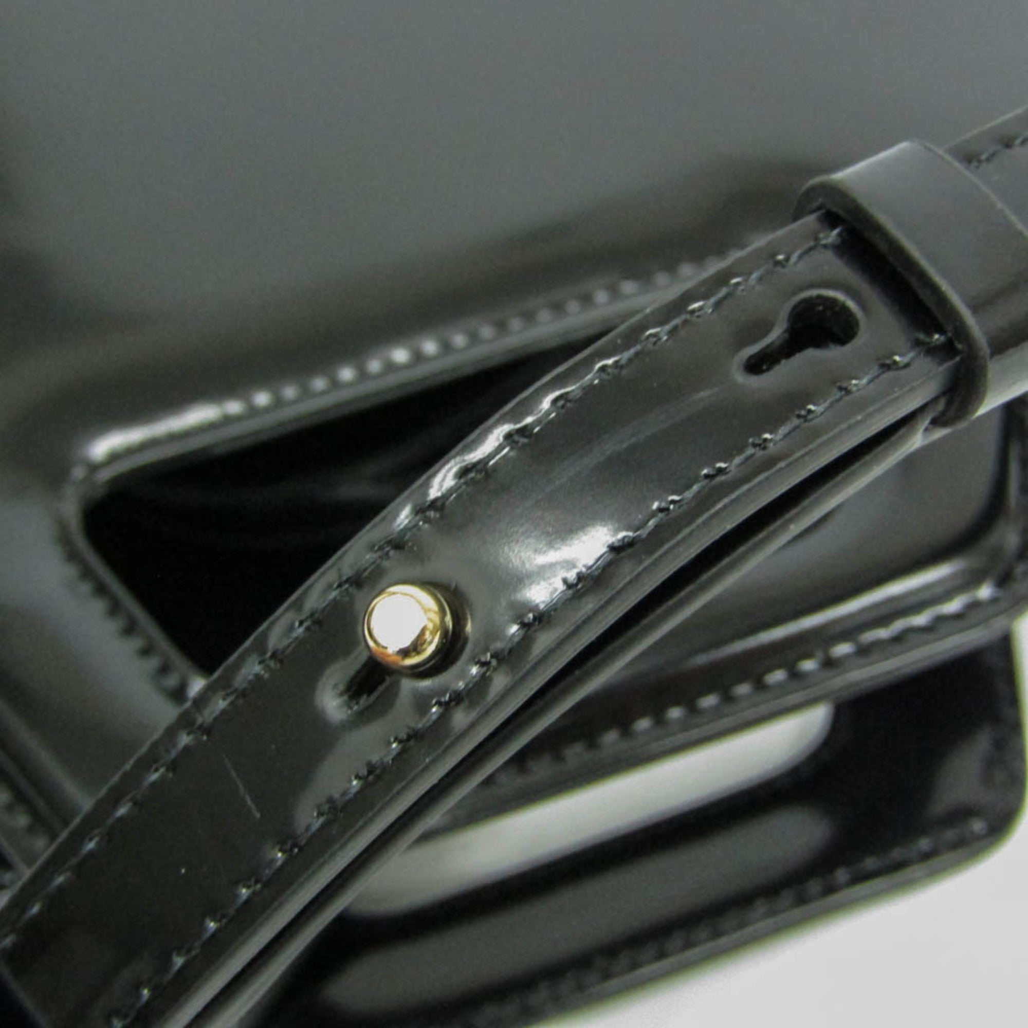 Salvatore Ferragamo Gancini · Leather