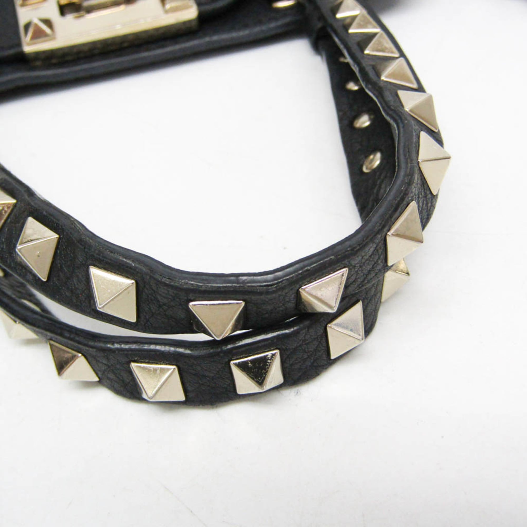 Valentino Garavani Lock Studs · Leather
