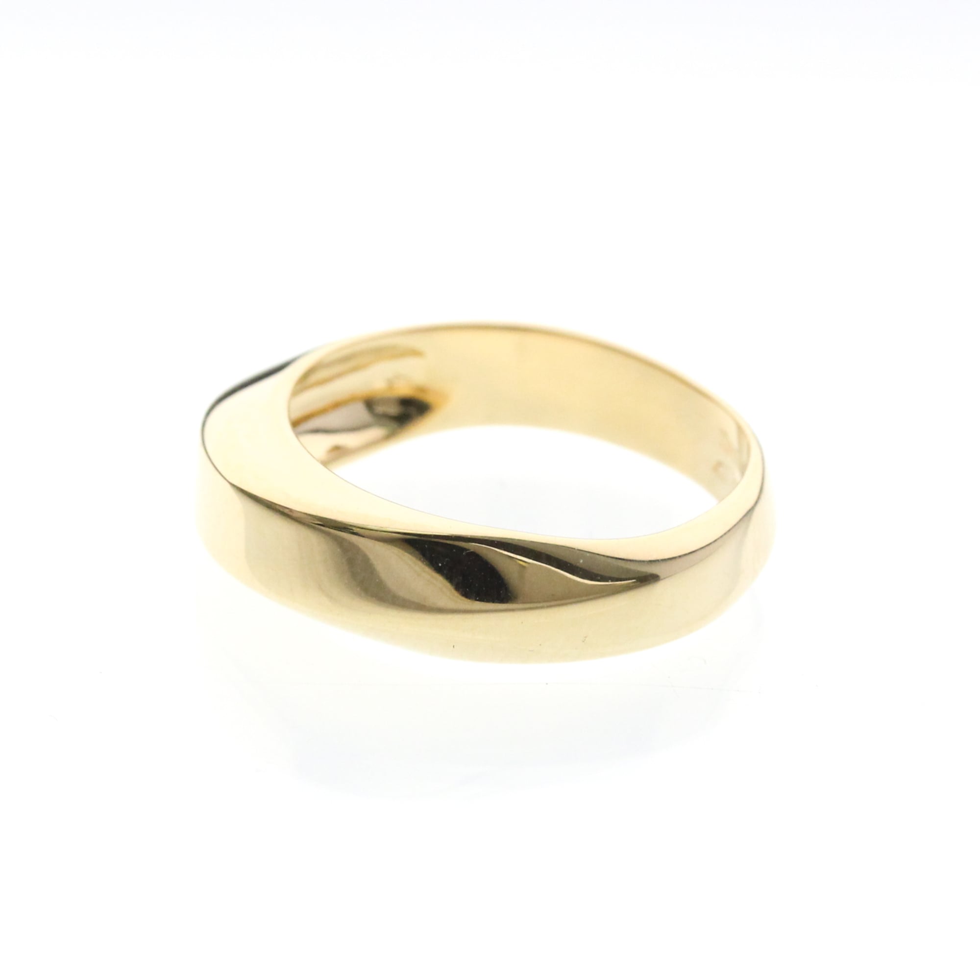 Tiffany Knife-Edge · 18K Yellow Gold
