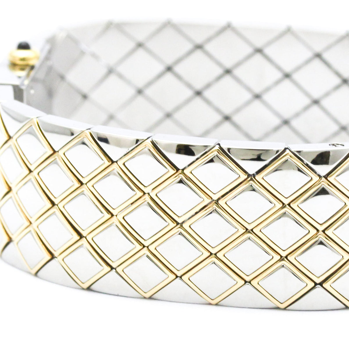 Chanel Matelasse · 18K Yellow Gold · Steel