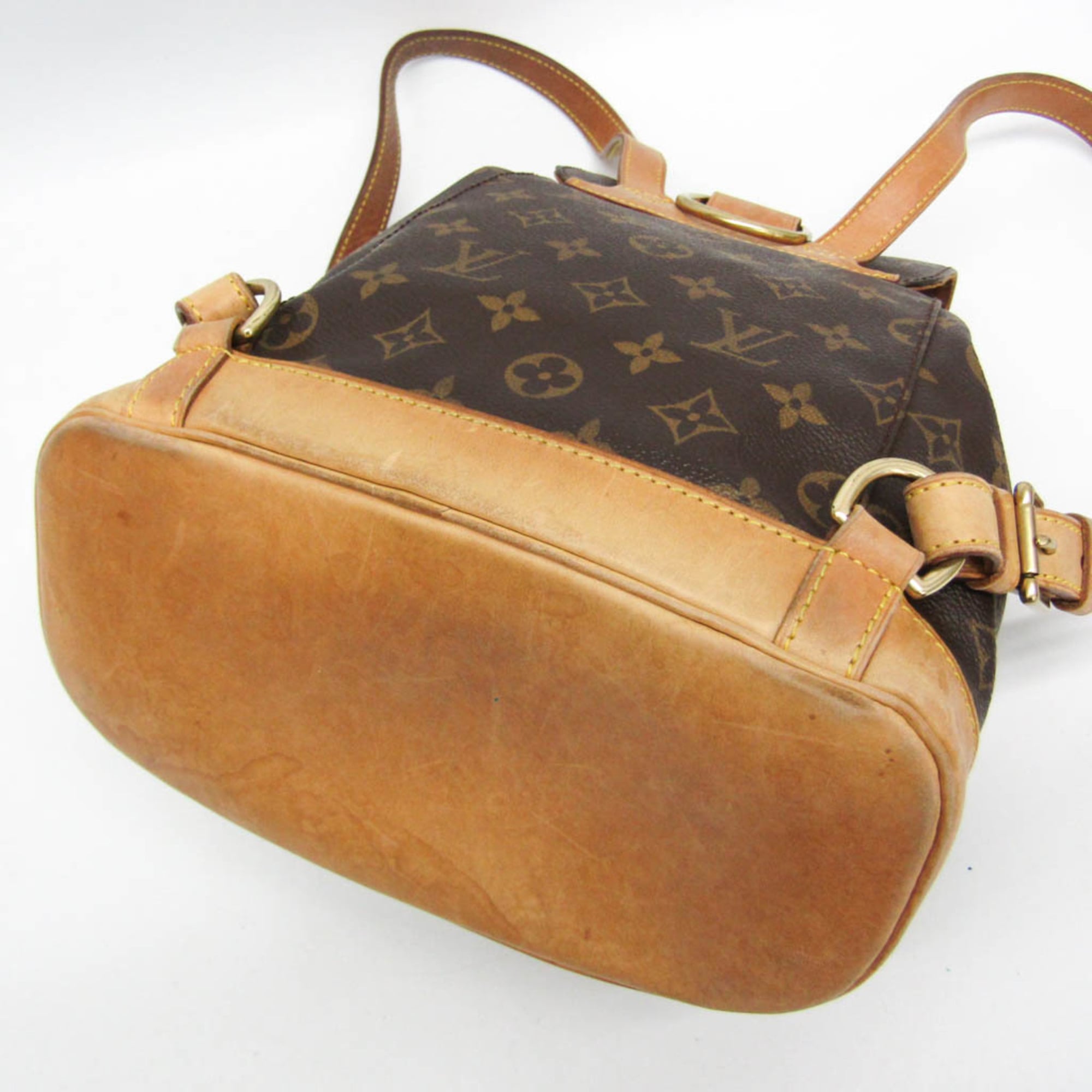 Louis Vuitton Montsouris MM · Monogram
