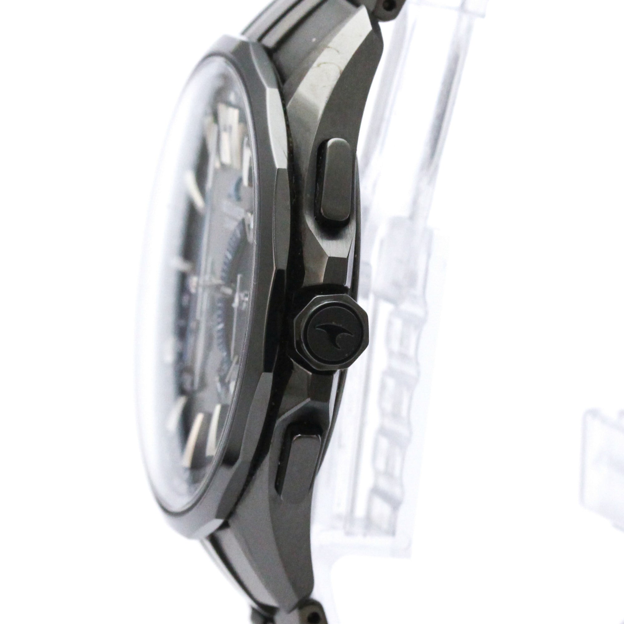 Casio Oceanus Manta · Titanium · Solar