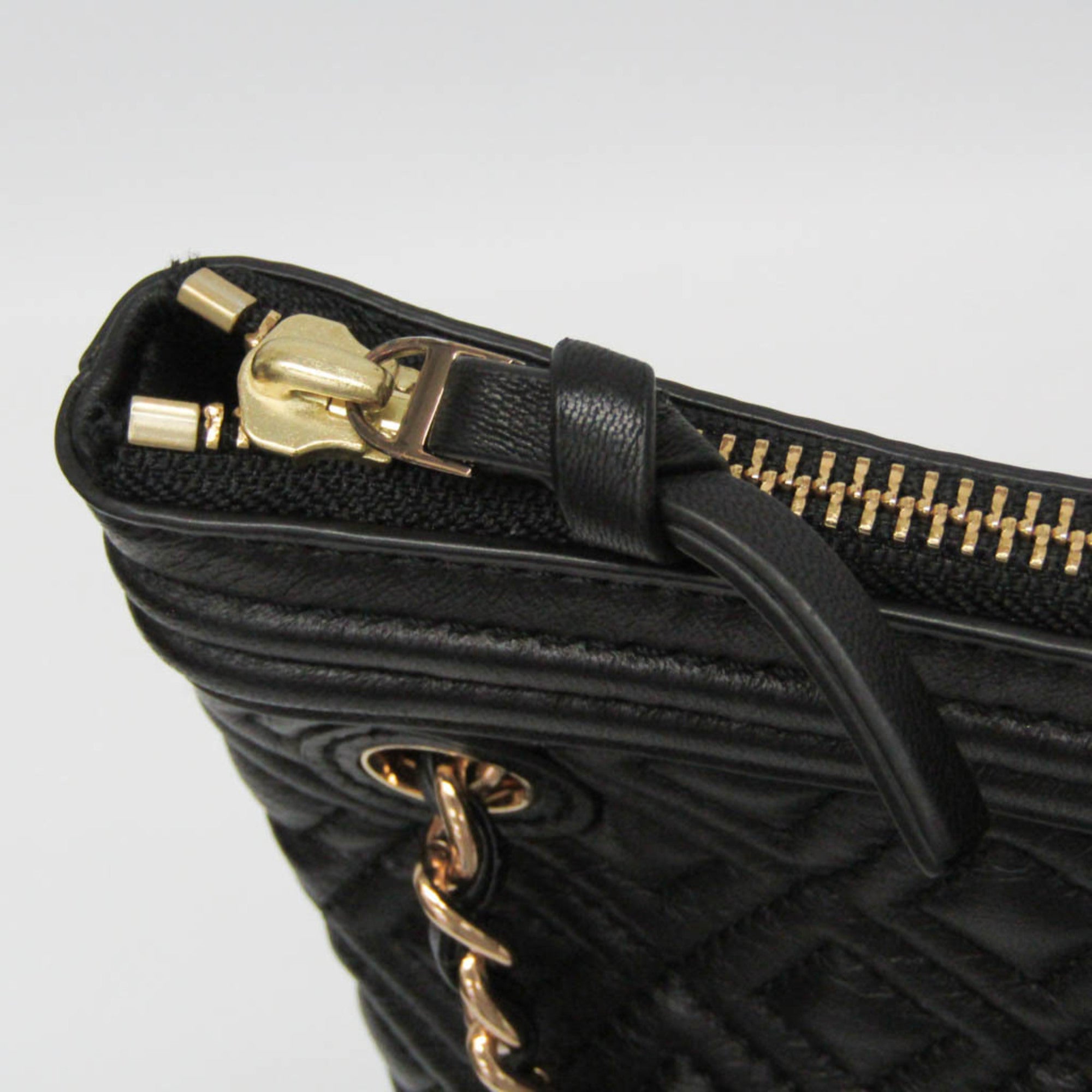 Tory Burch Quilted Chain · Leather Tote