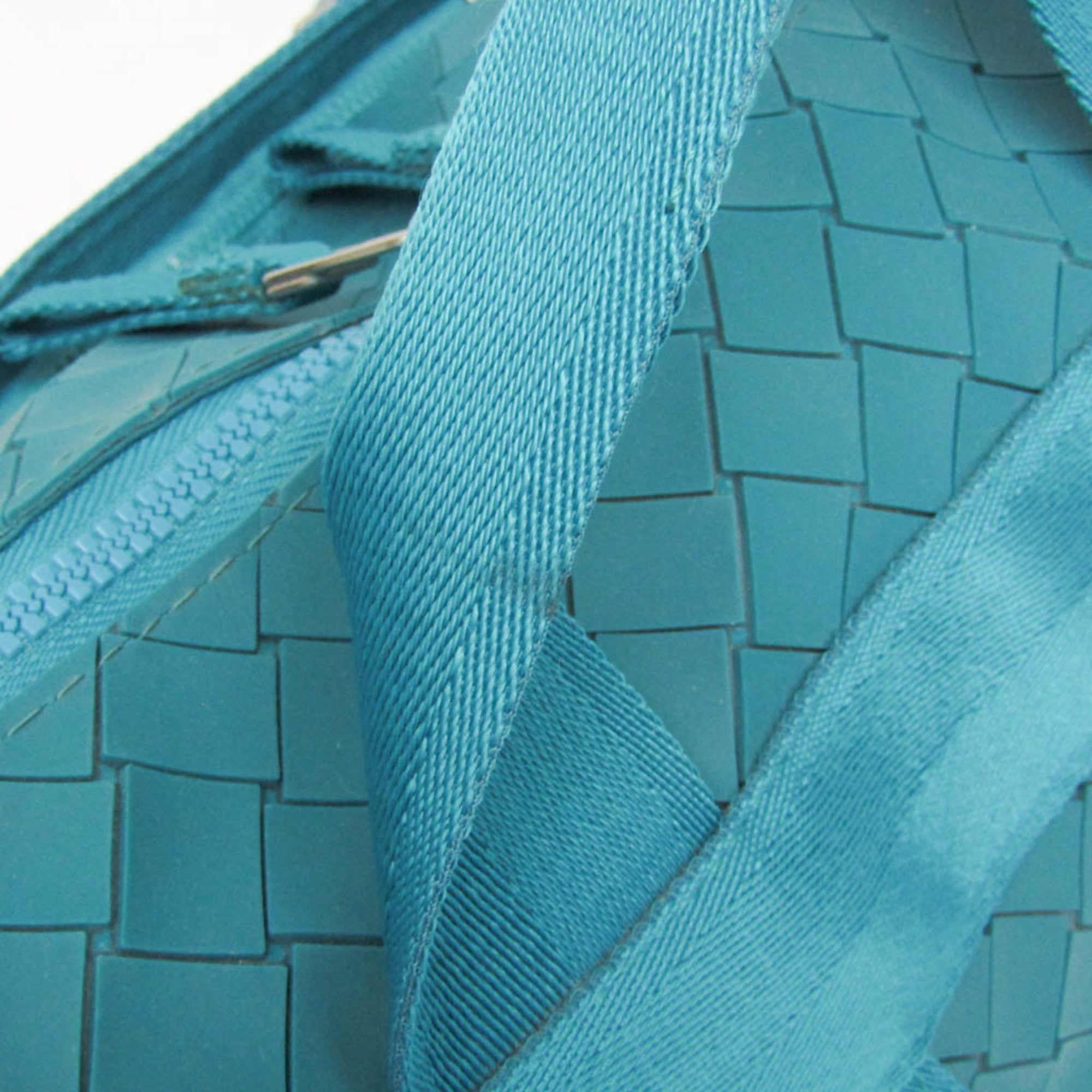 Bottega Veneta Intrecciato · Rubber Tote