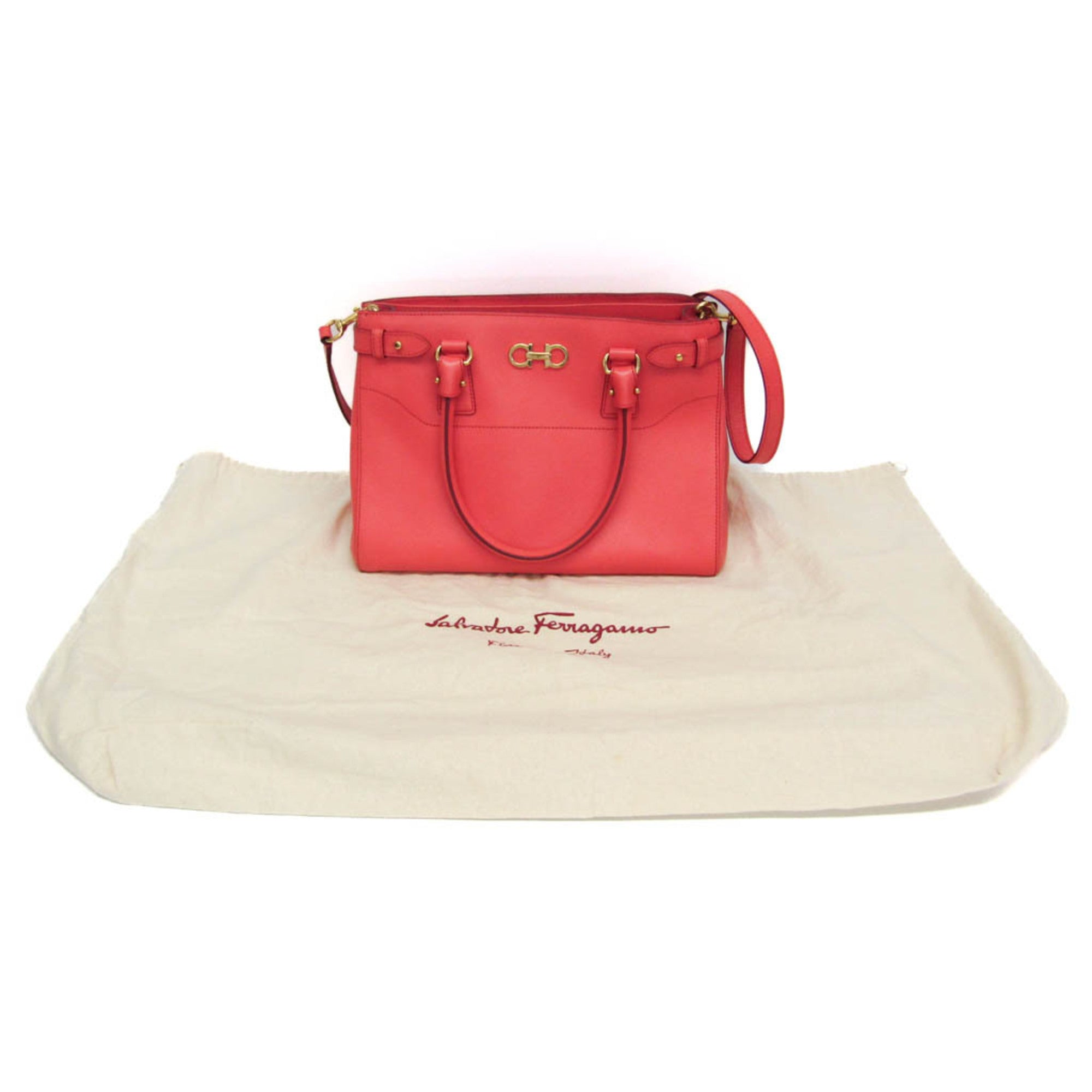 Salvatore Ferragamo Gancini · Leather