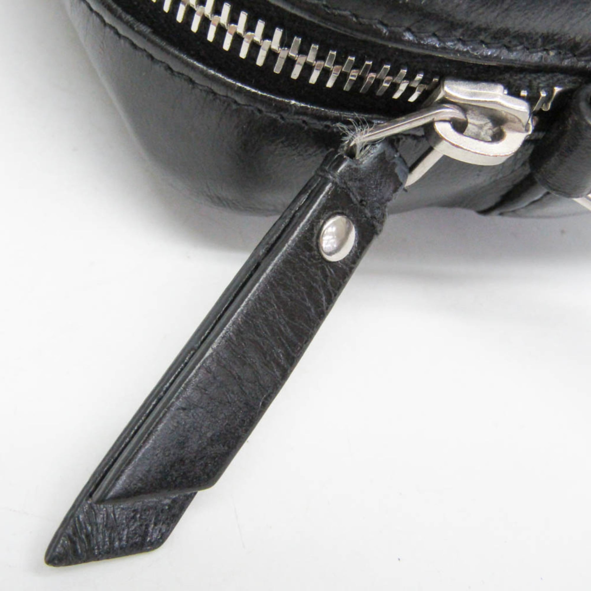 Saint Laurent Lou · V-Stitch Calfskin