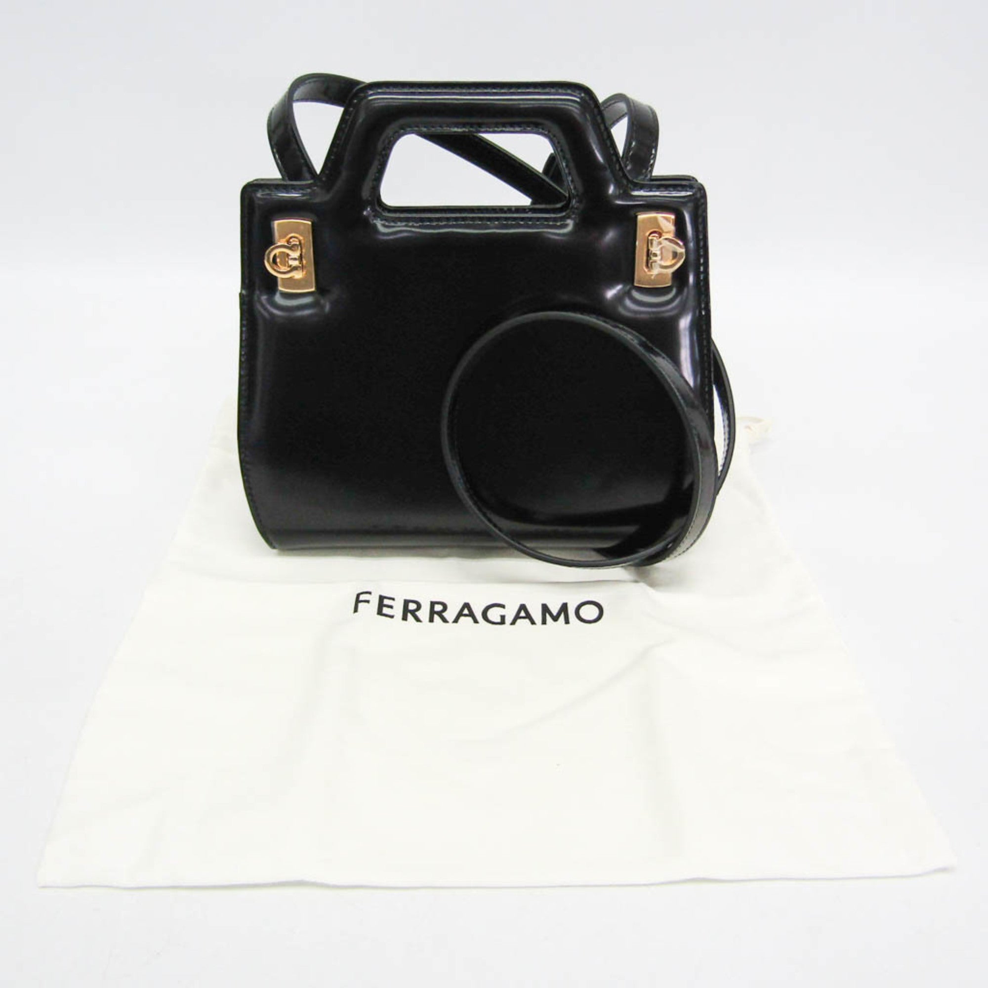 Salvatore Ferragamo Gancini · Leather