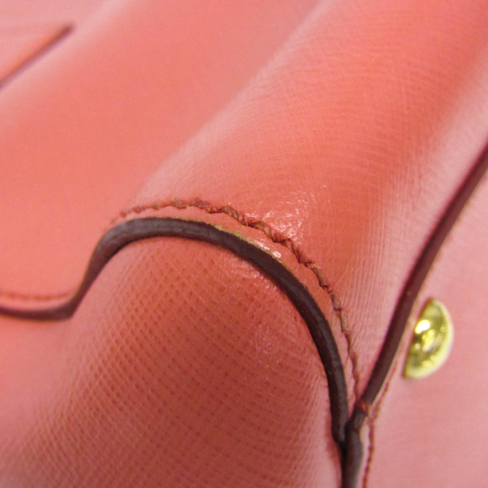 Salvatore Ferragamo Gancini · Leather