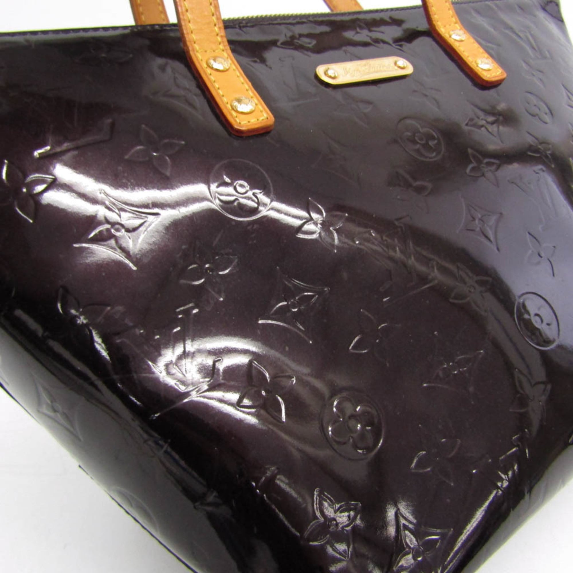 Louis Vuitton Bellevue PM · Vernis Amarante
