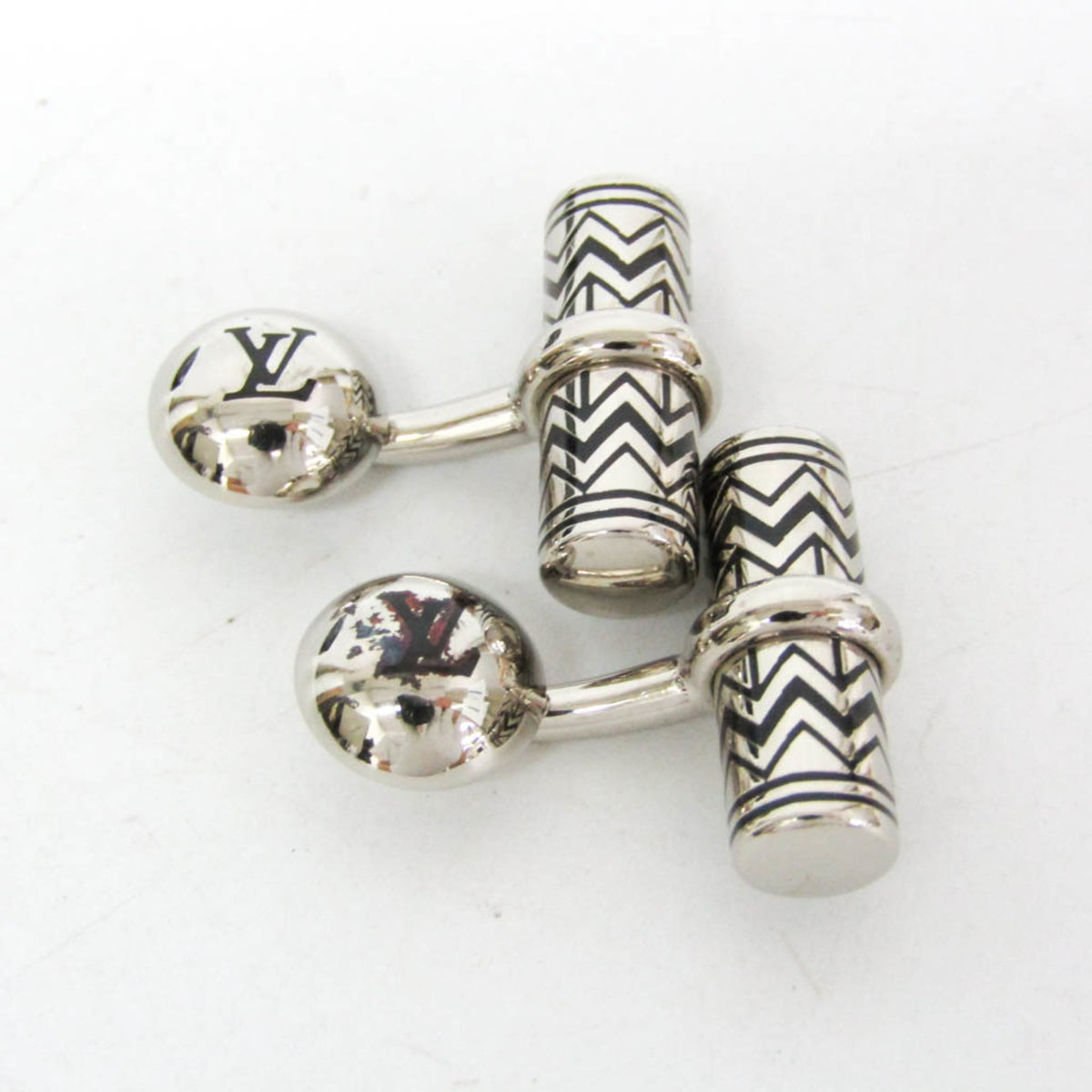 Louis Vuitton V-Karakoram · Cufflinks