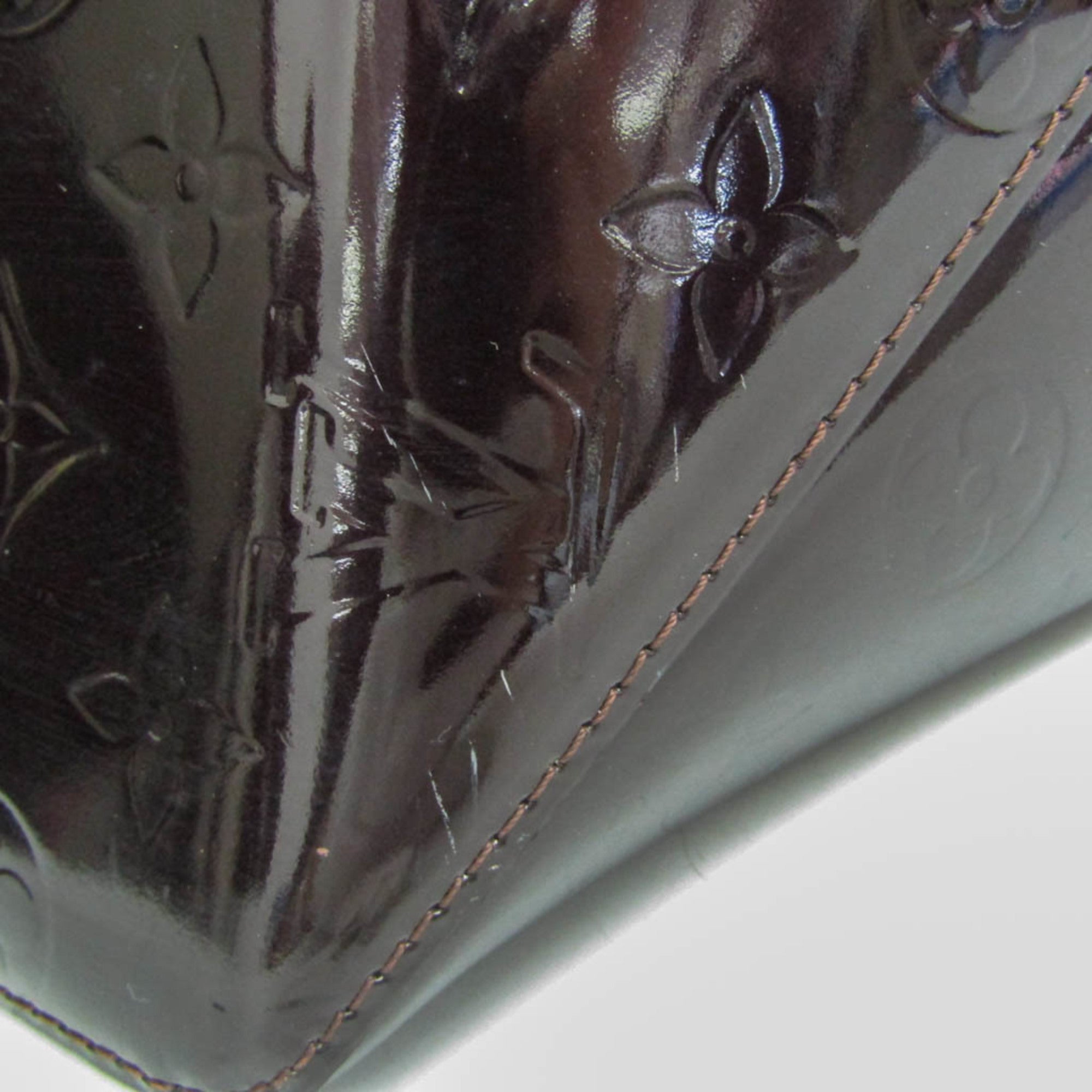 Louis Vuitton Bellevue PM · Vernis Amarante