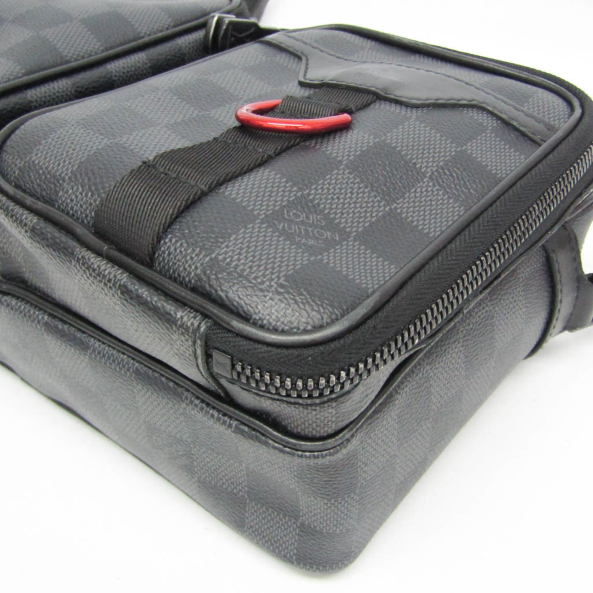 Louis Vuitton Utility Messenger · Damier Graphite