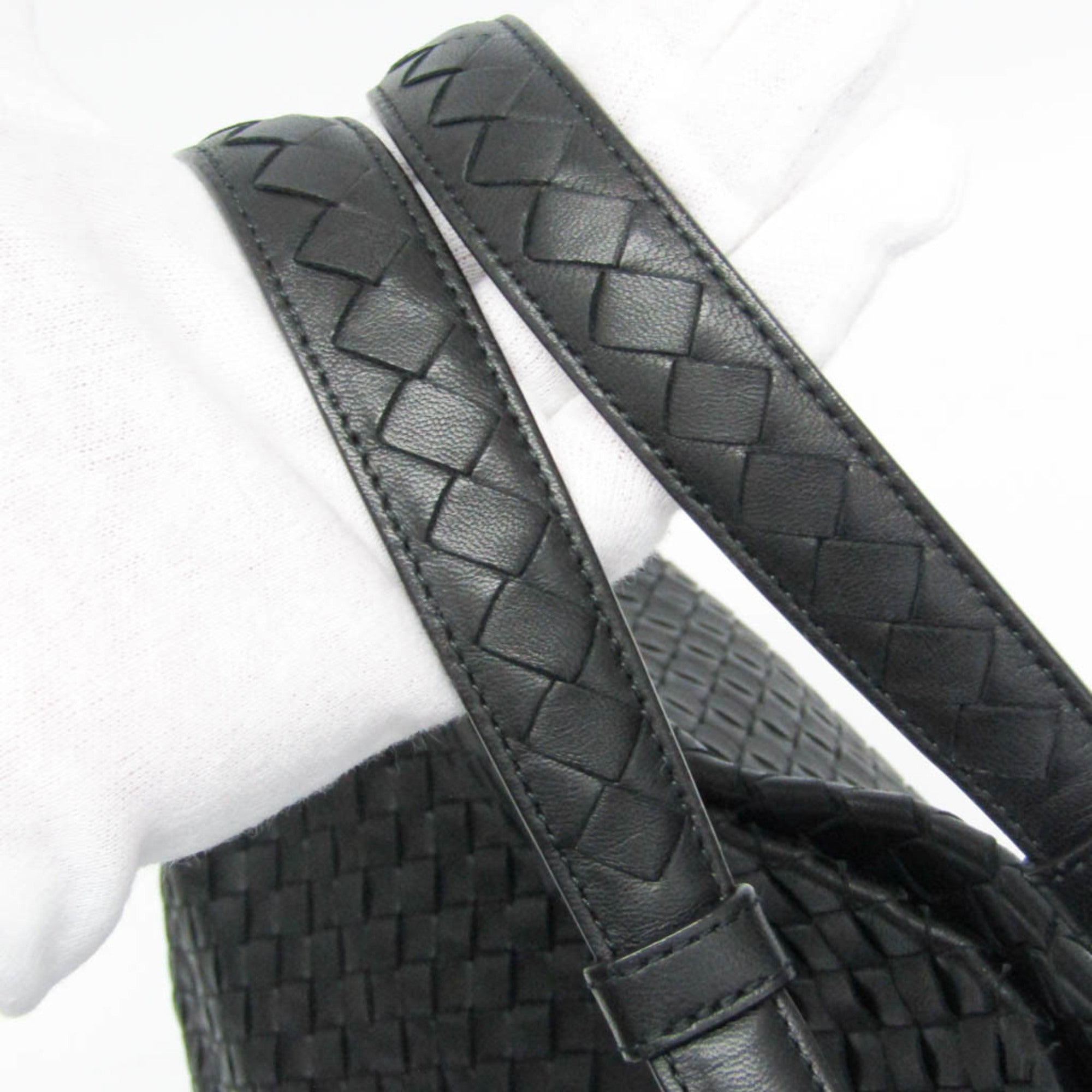 Bottega Veneta Intrecciato · Garda Bag