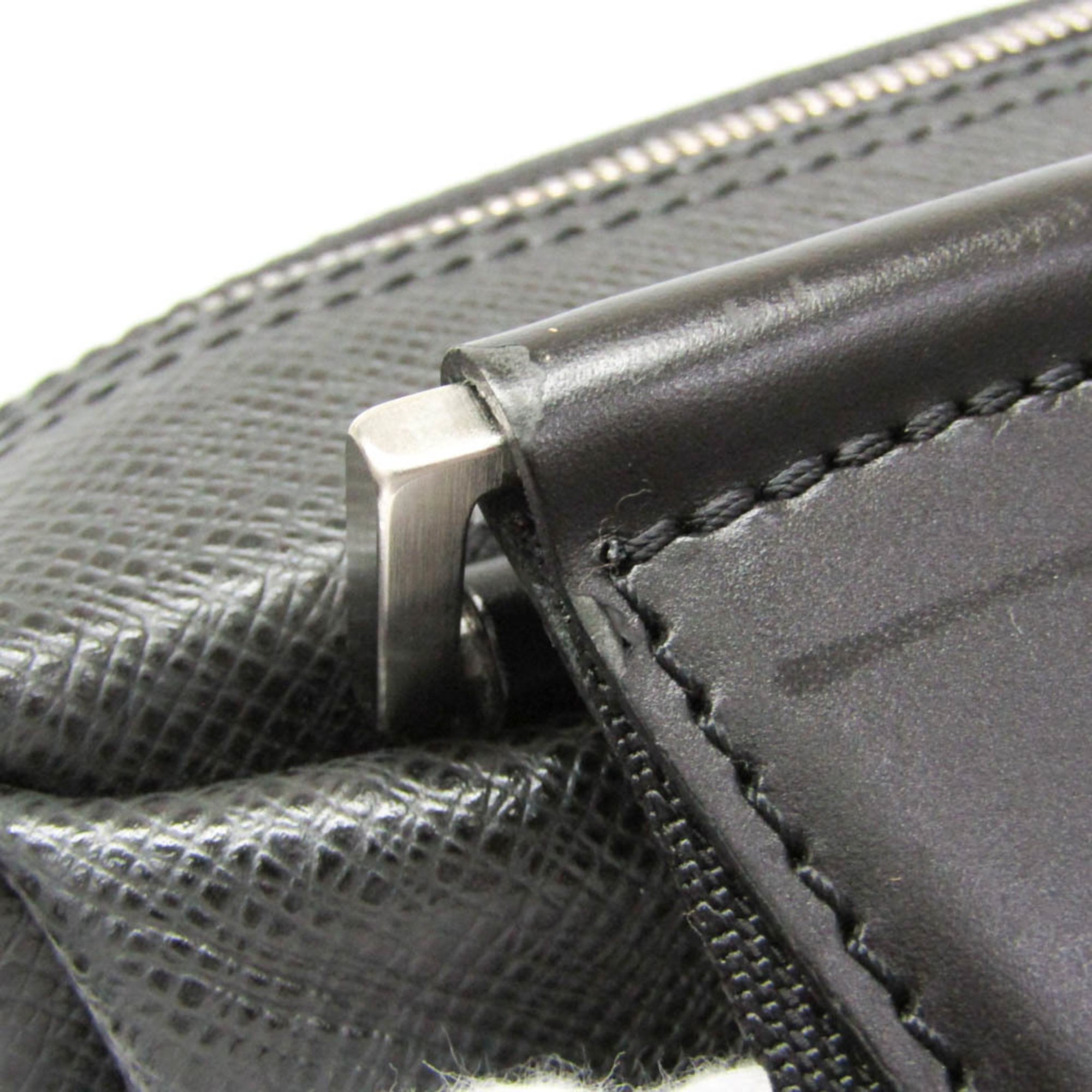 Louis Vuitton Taiga Beluga · Shoulder Bag