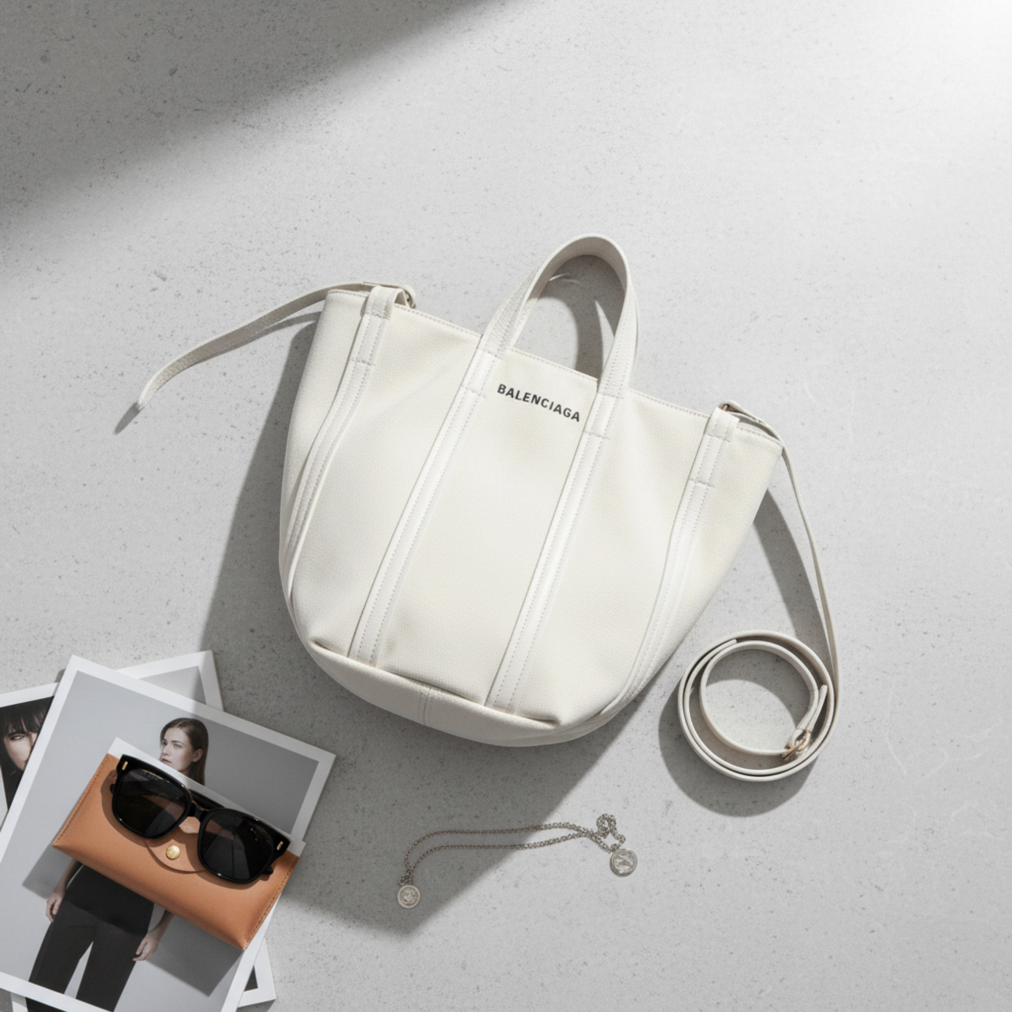 Balenciaga Everyday Tote · Canvas