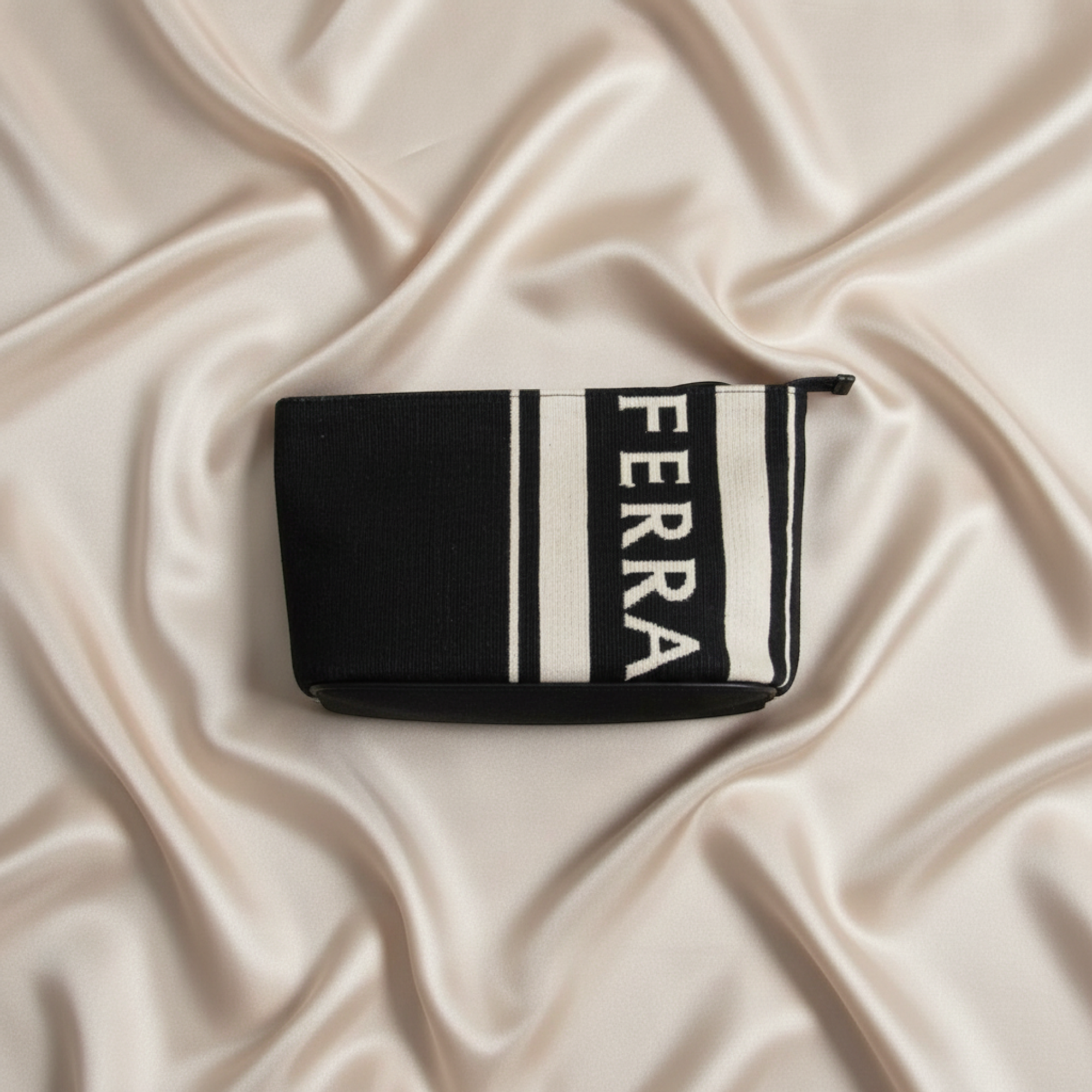 Salvatore Ferragamo Logo · Leather Pouch