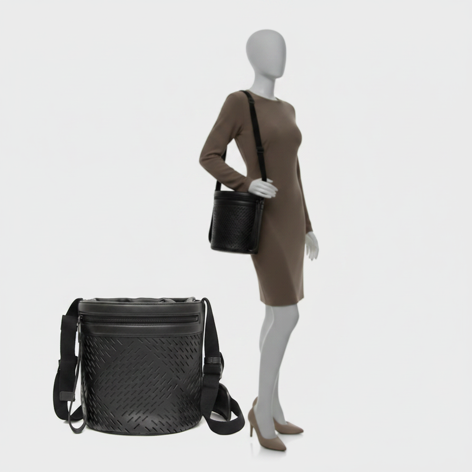 Bottega Veneta Drawstring Bucket · Leather