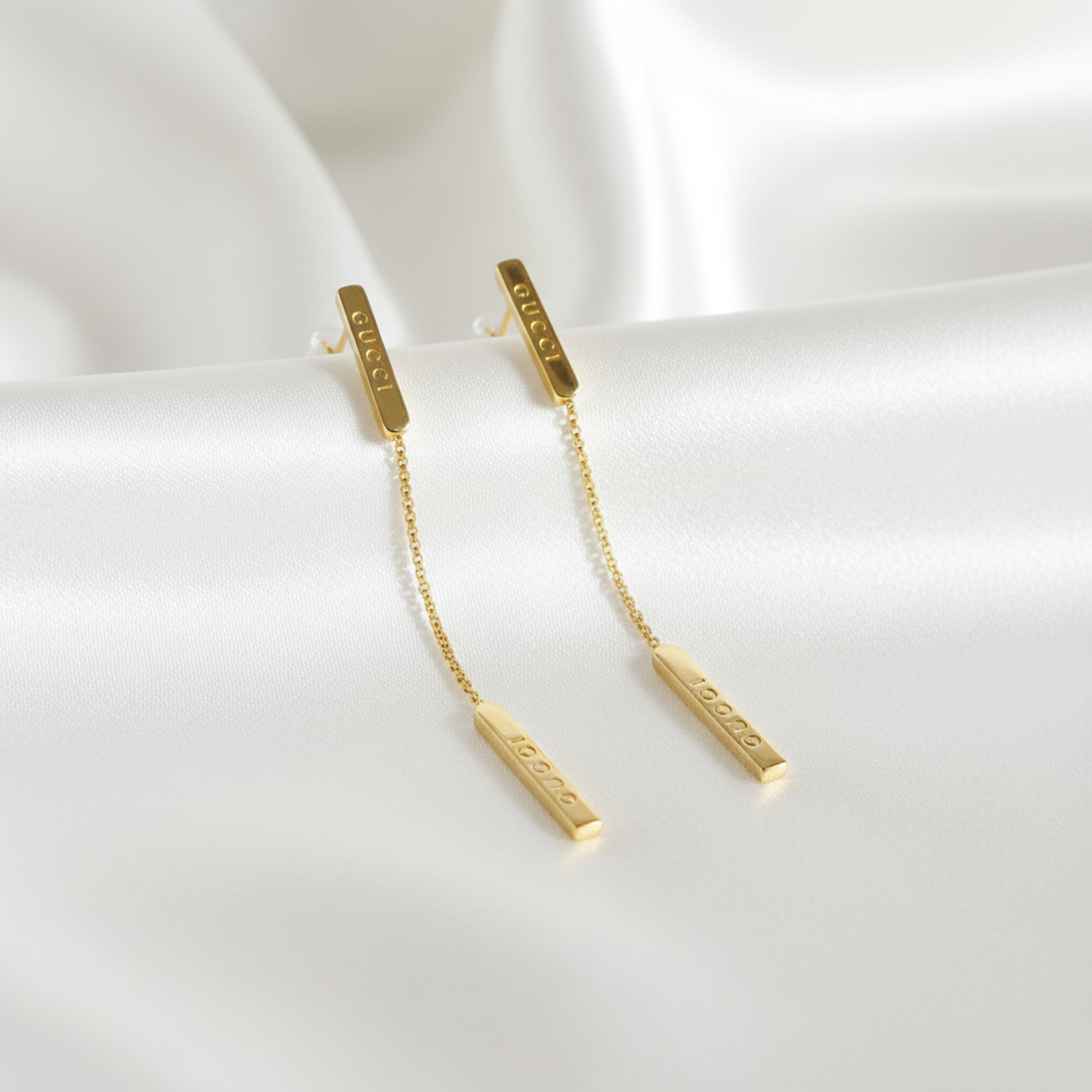 Gucci Lariat · 18K Yellow Gold