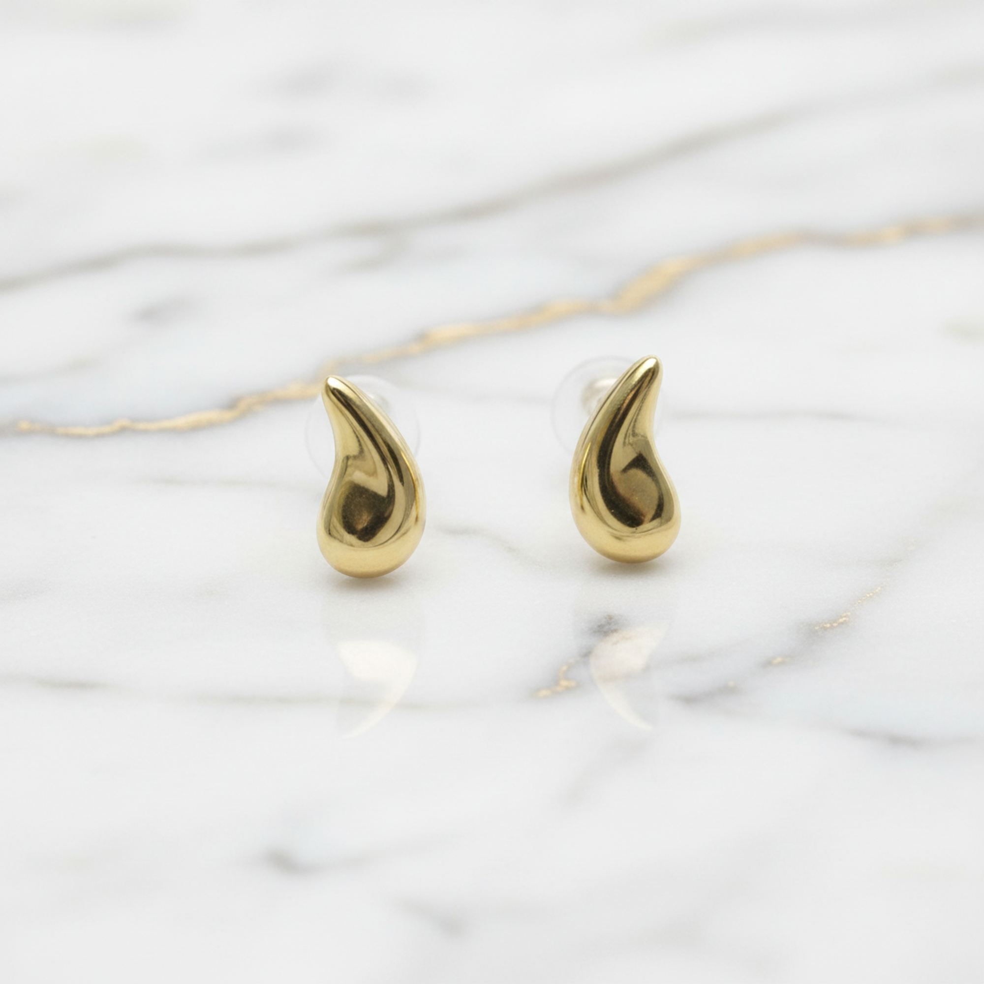 Tiffany Teardrop Studs · 18K Yellow Gold