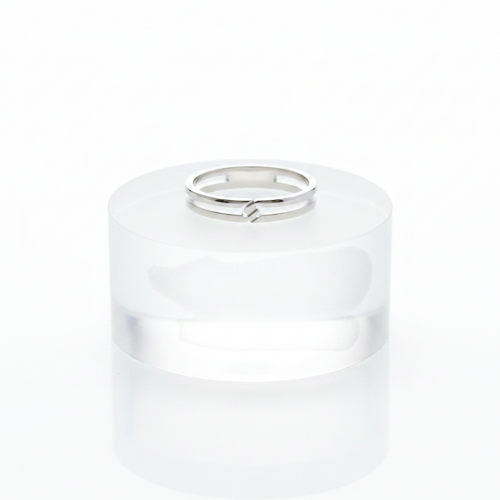 Gucci Infinity · 18K White Gold
