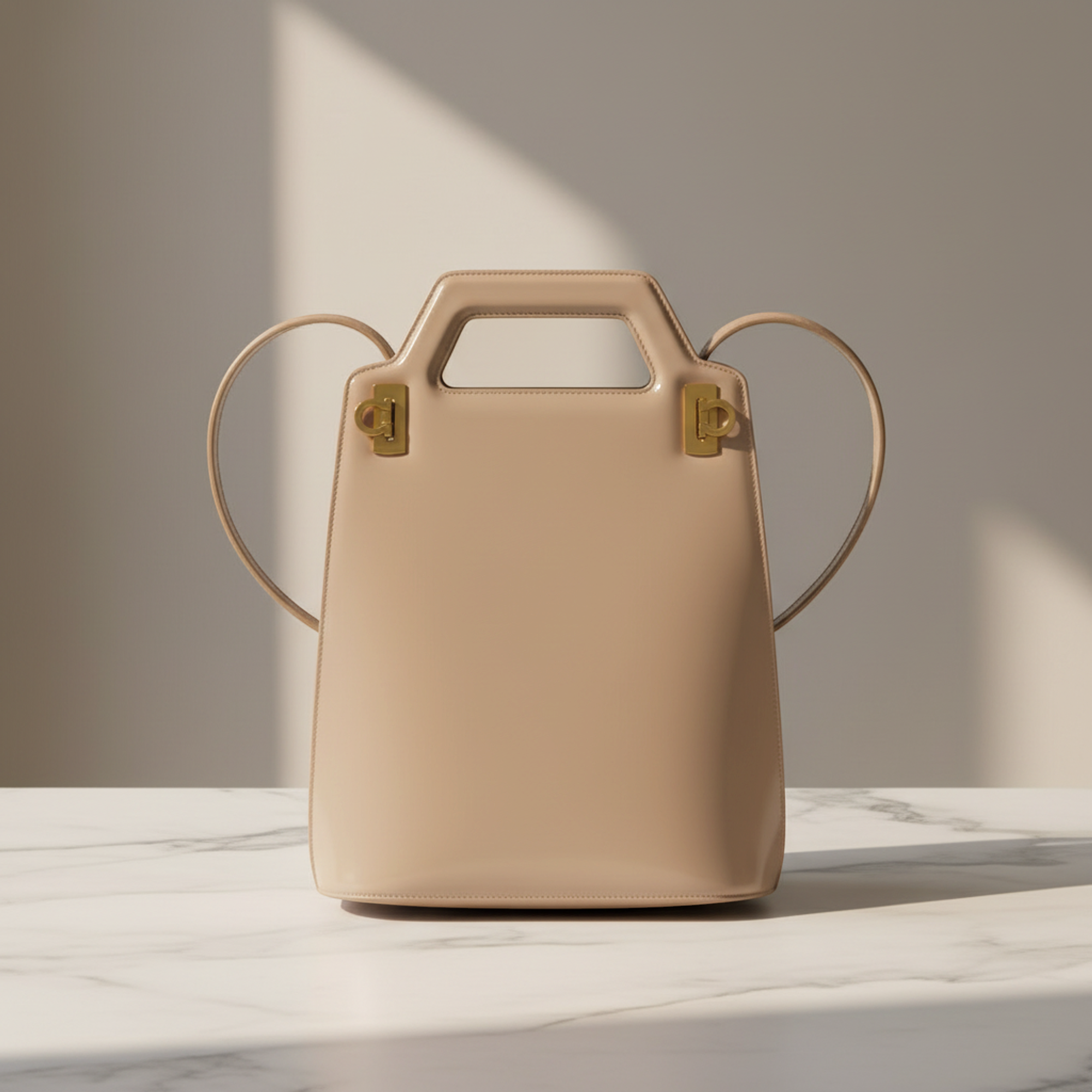 Salvatore Ferragamo Gancini · Leather