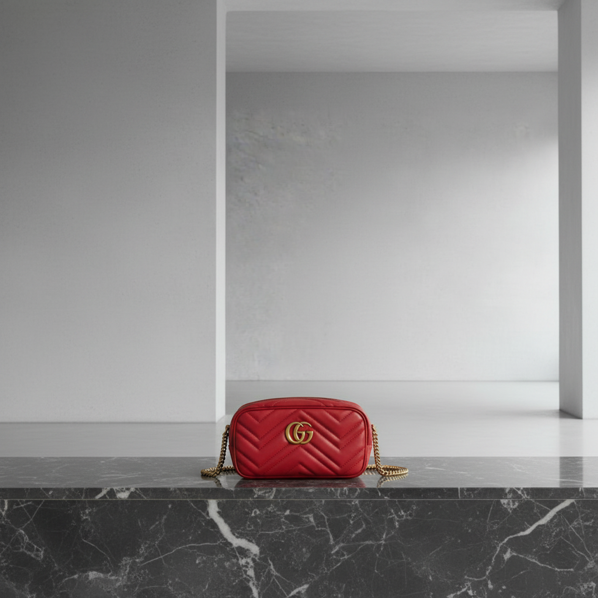 Gucci GG Marmont · Leather