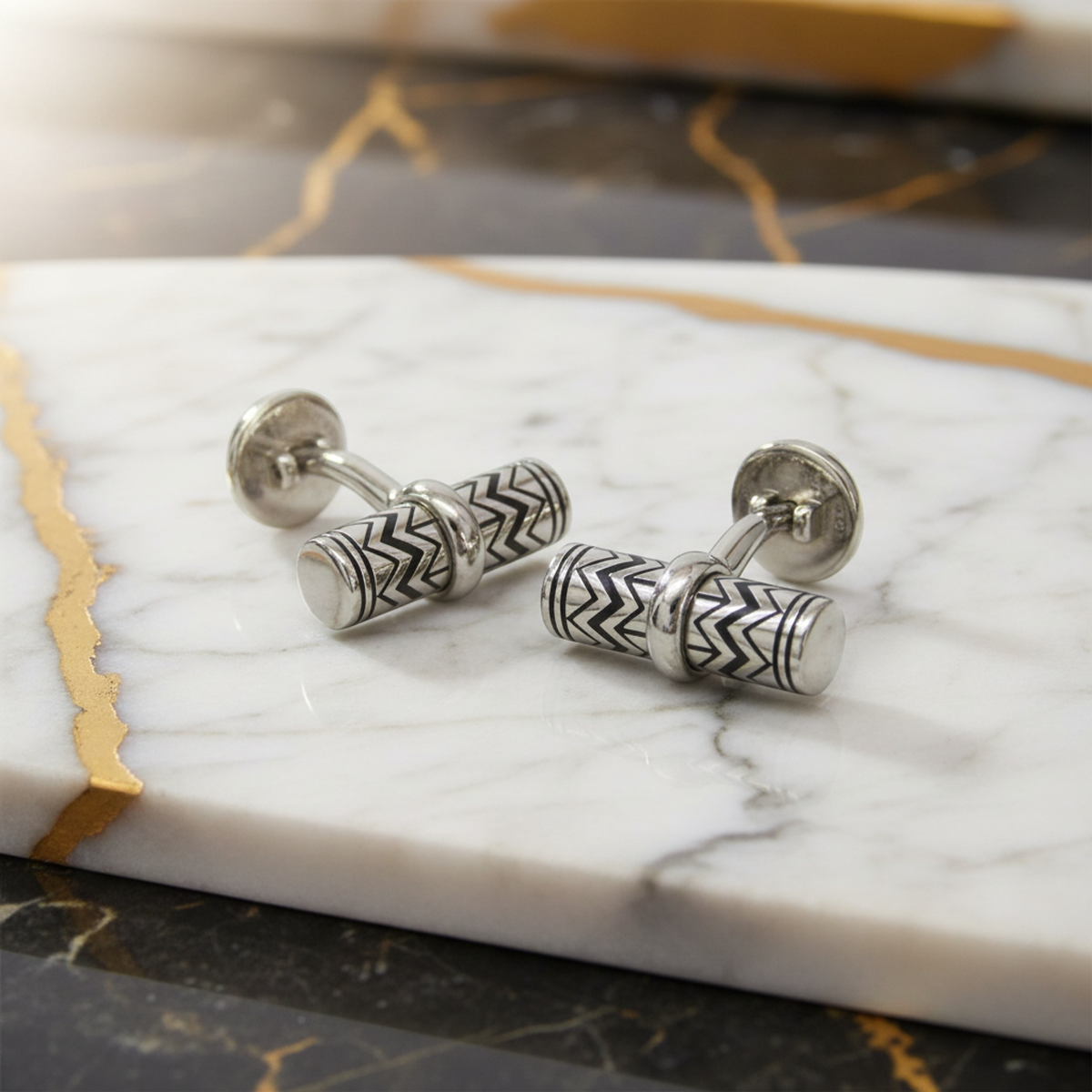 Louis Vuitton V-Karakoram · Cufflinks