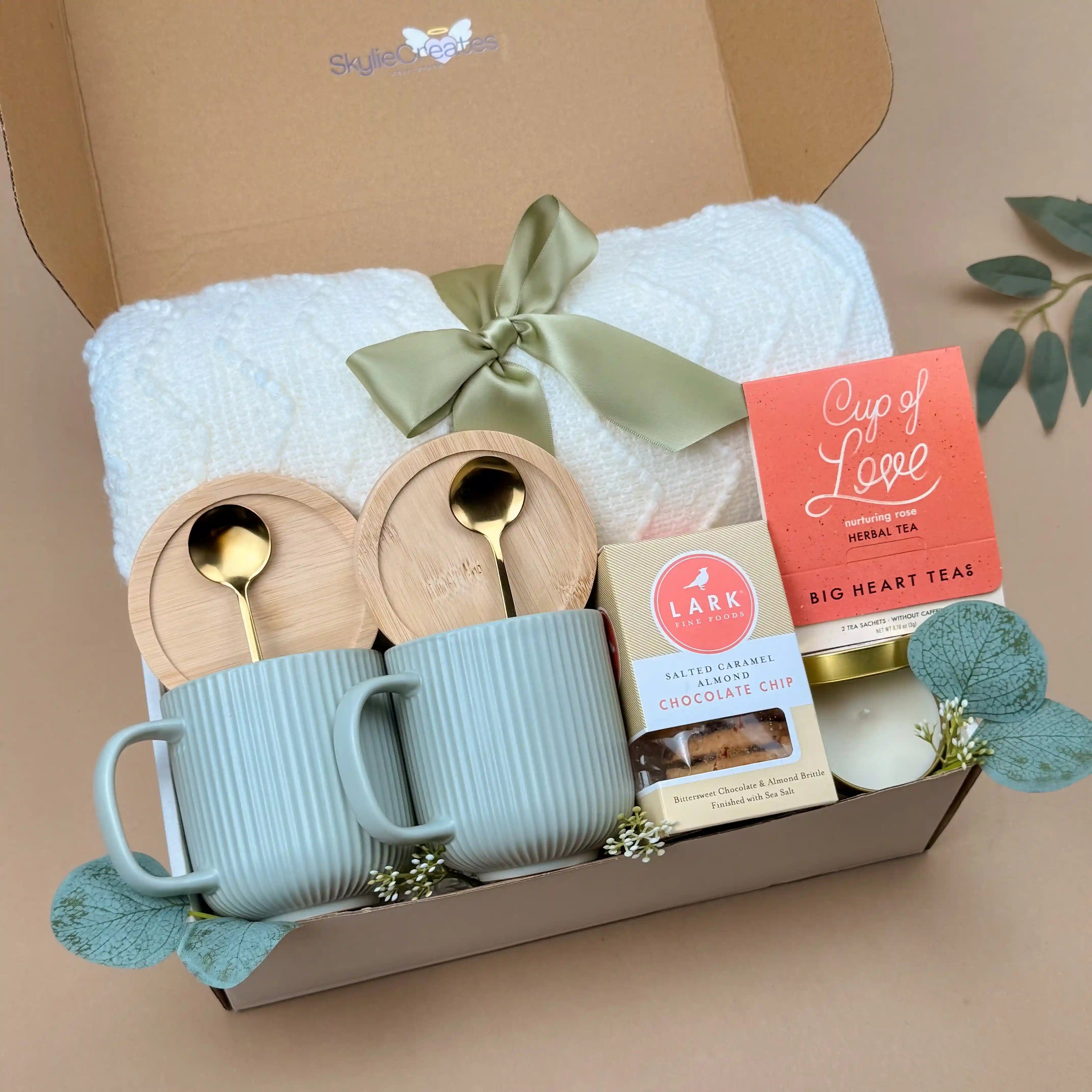 Housewarming Gift Basket – Blanket, Tea & Home Accents