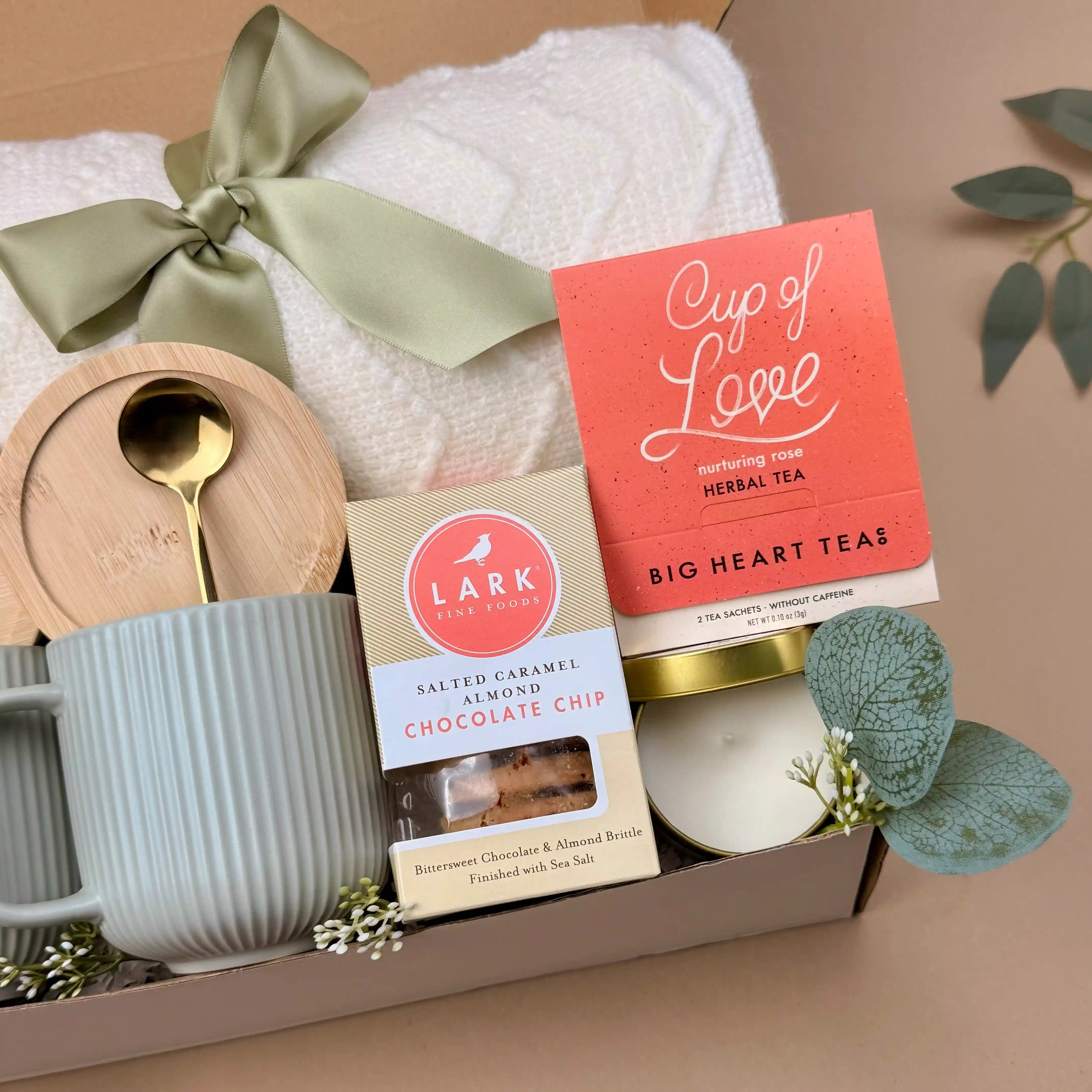 Housewarming Gift Basket – Blanket, Tea & Home Accents