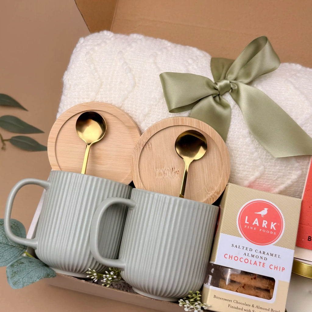 Housewarming Gift Basket – Blanket, Tea & Home Accents