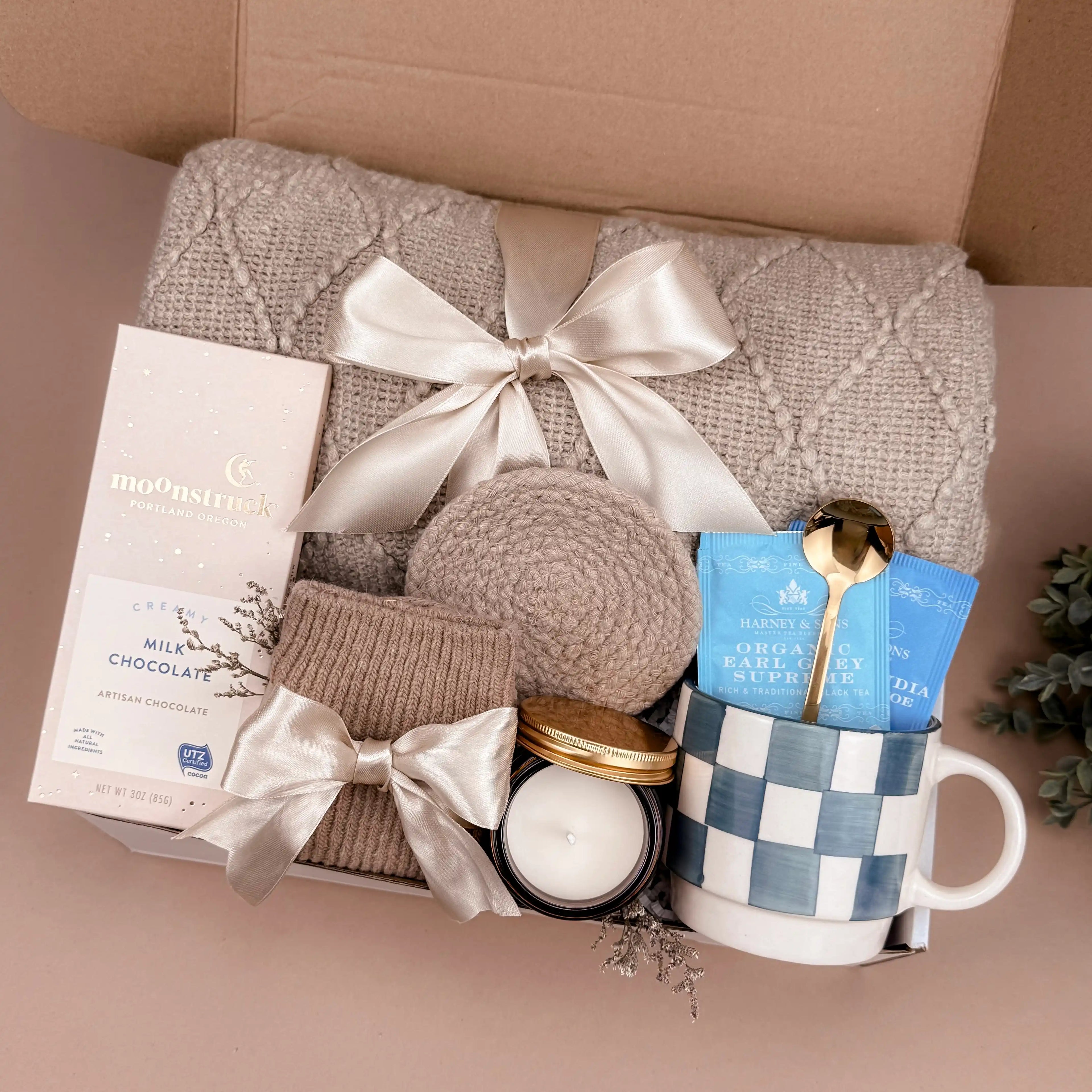Self Care Gift Baskets for Her – Plush Blanket & Candle Set